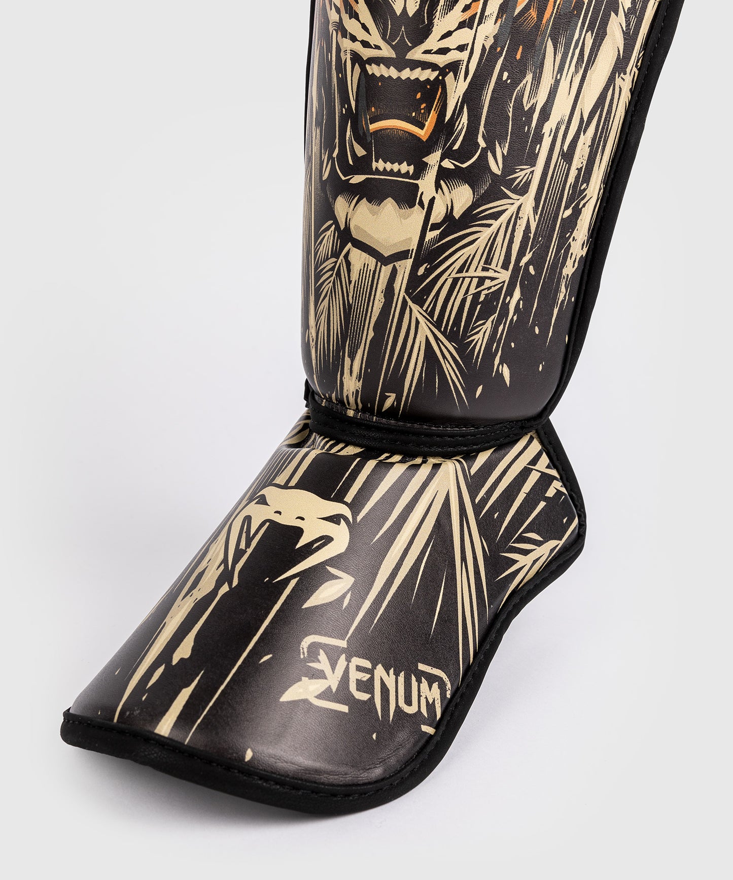 Venum Tiger Kids Schenenschermers - Zwart / Neon Oranje