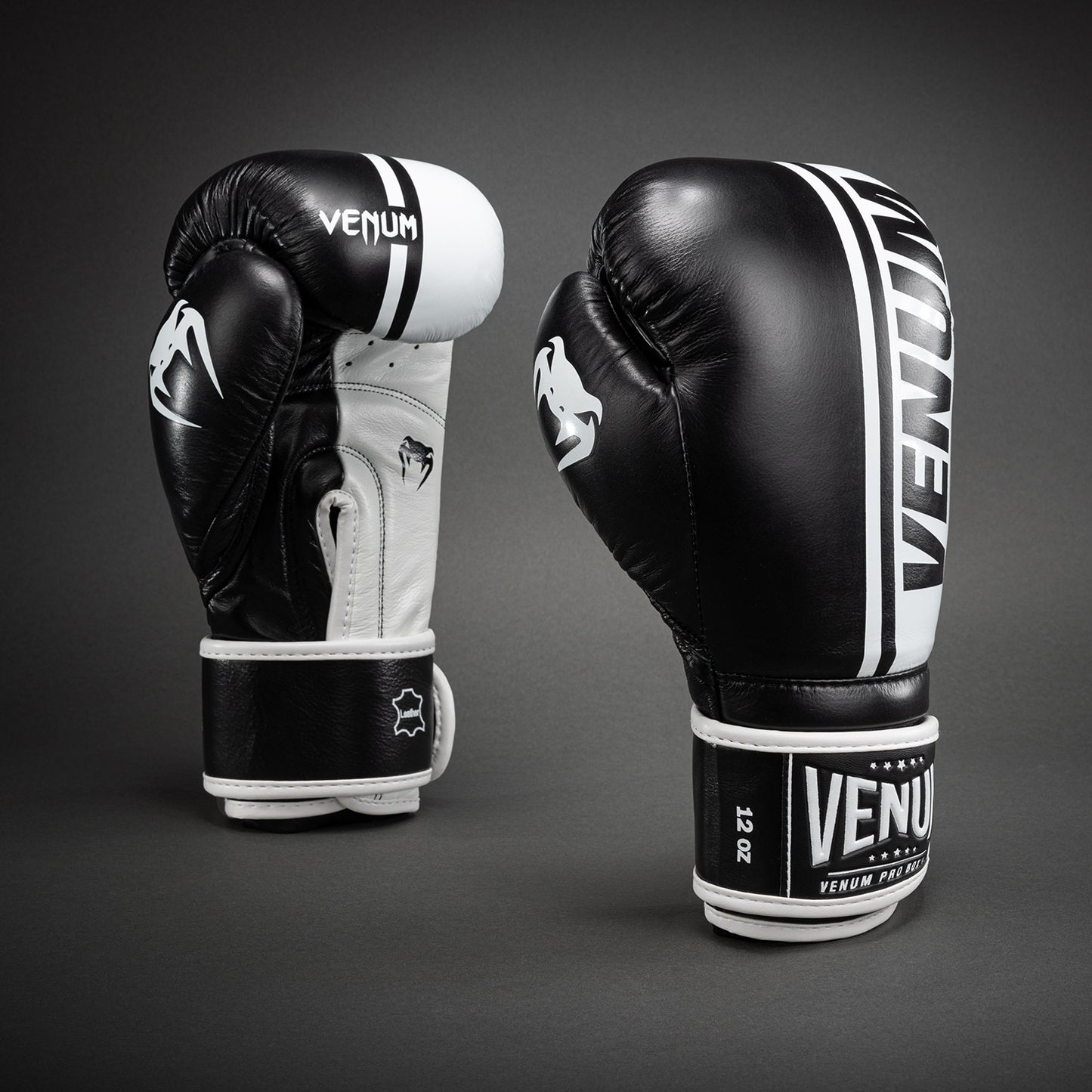 Venum Shield Pro bokshandschoenen met klittenband - zwart/wit