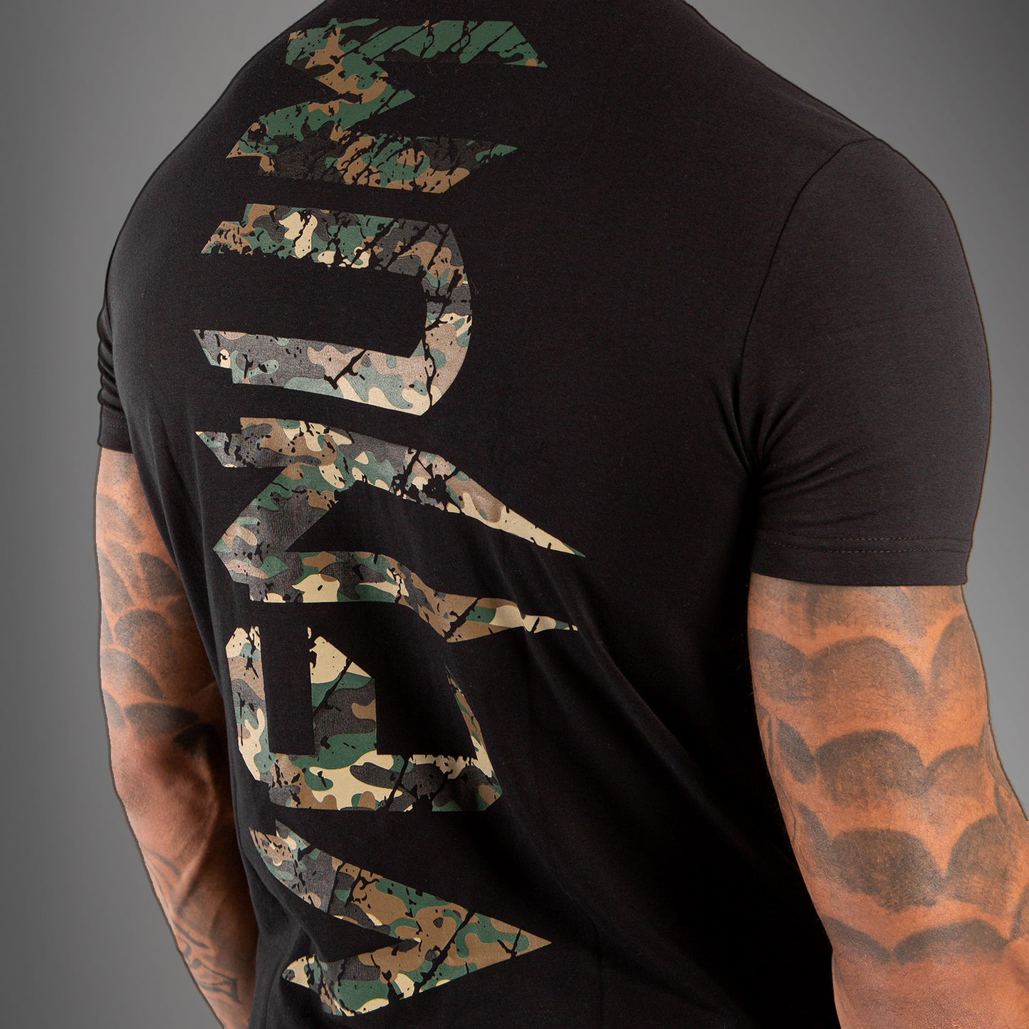 Venum Original Giant T-shirt - Zwart / Boscamouflaje