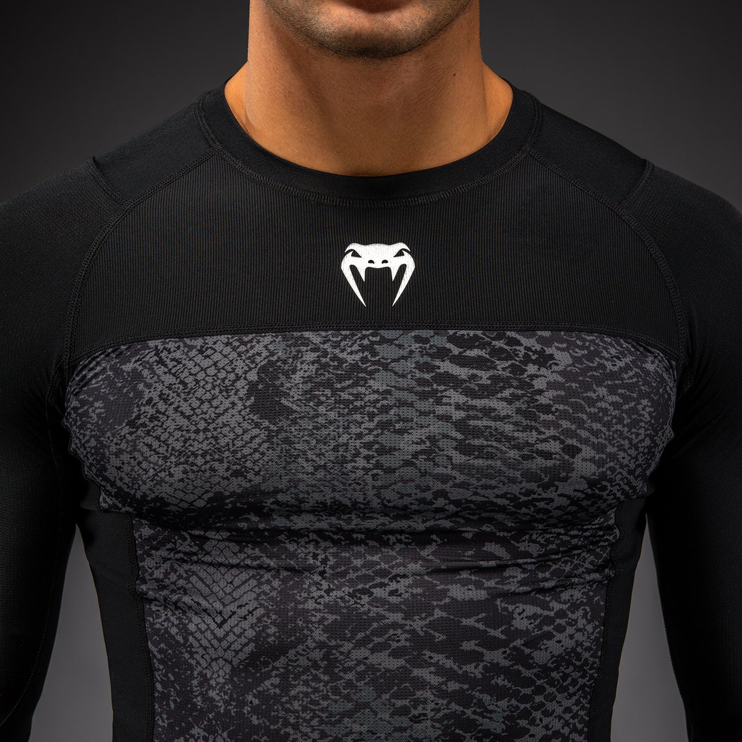 Venum G-Fit Scales Rashguard met Lange Mouwen – Zwart/Antracietgrijs
