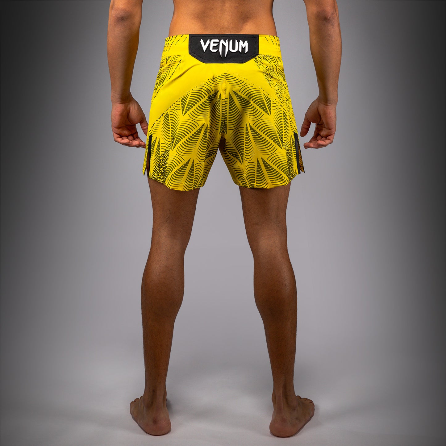 UFC Zenith by Venum Authentic Fight Night Short Fit Fight Short Heren - Geel