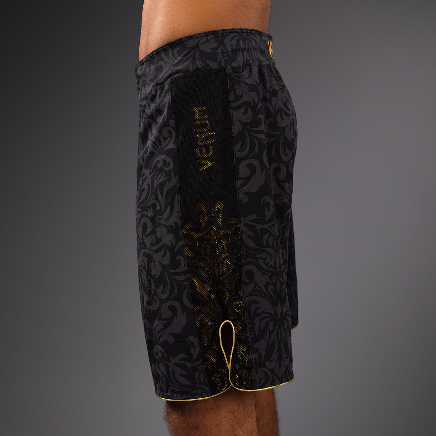 Venum x Topuria Unmatched Edition Vecht Shorts - Zwart/Goud