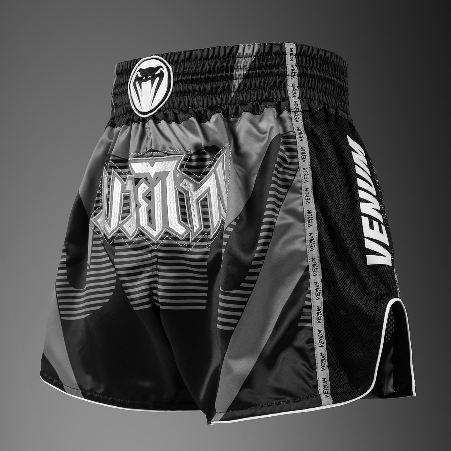 Venum Adrenaline Muay Thai Shorts – Zwart/Zilvergrijs