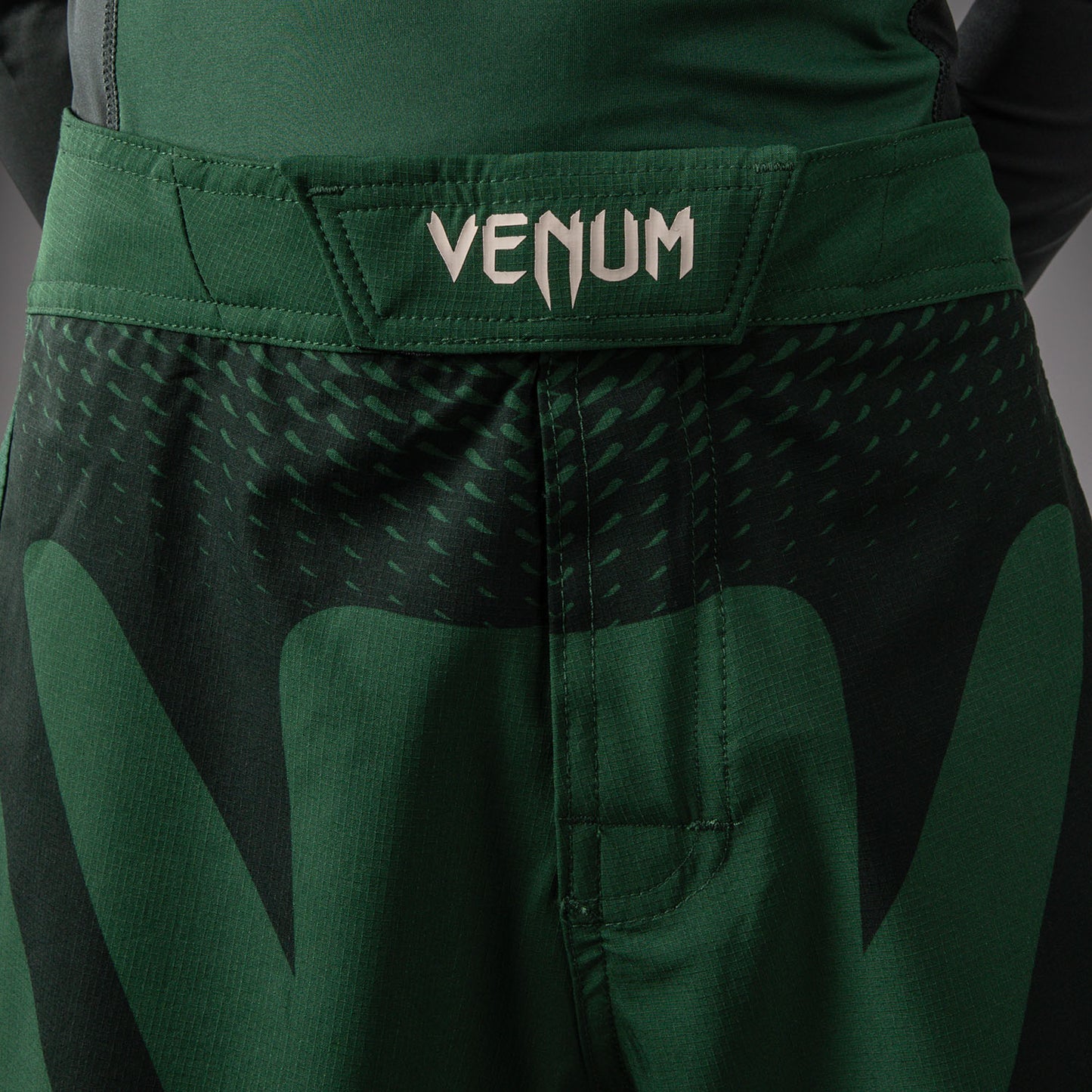 Venum Attack Fightshorts voor kinderen - Bosgroen/Off White
