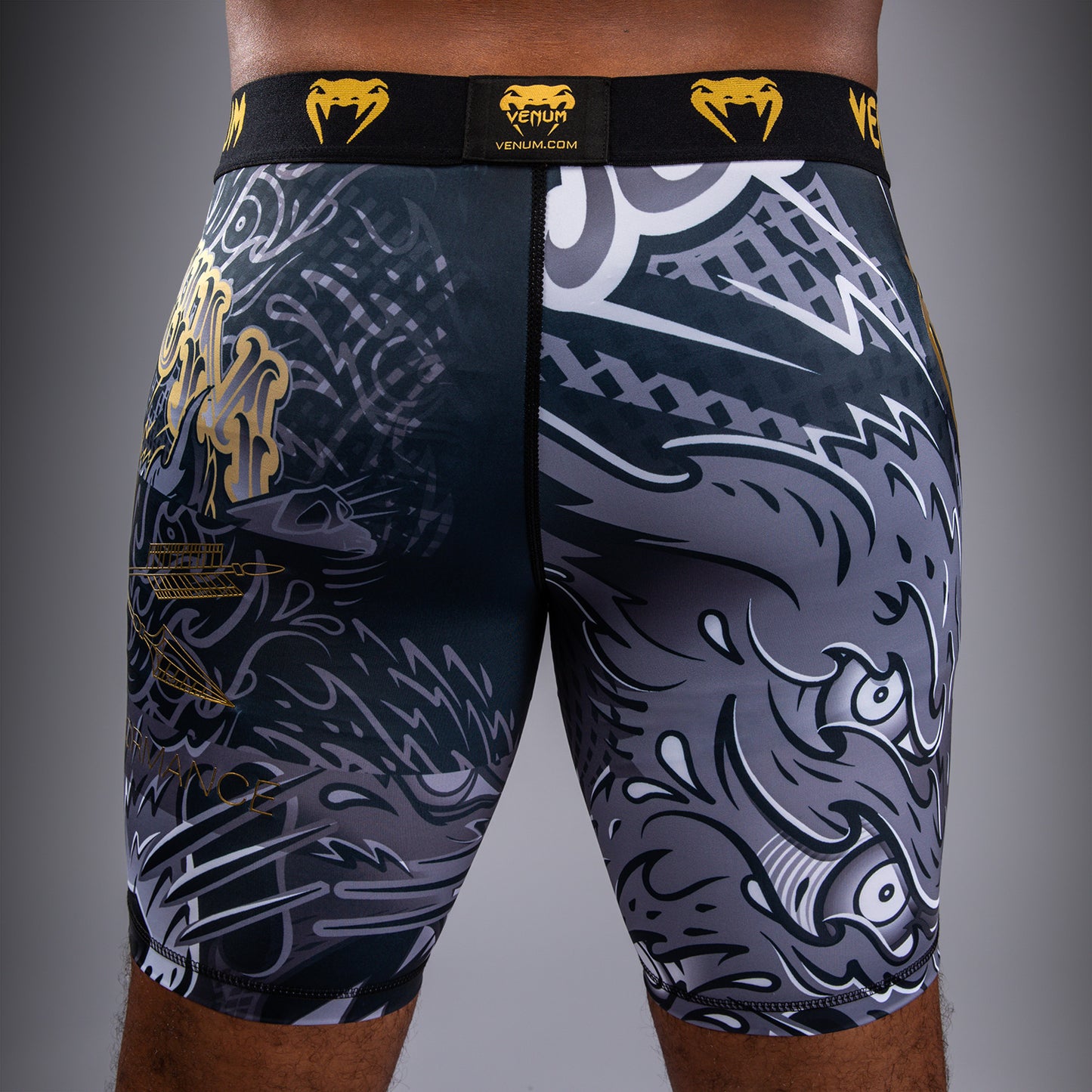 Venum Wolf Atak Compressieshort – Zwart/Grijs