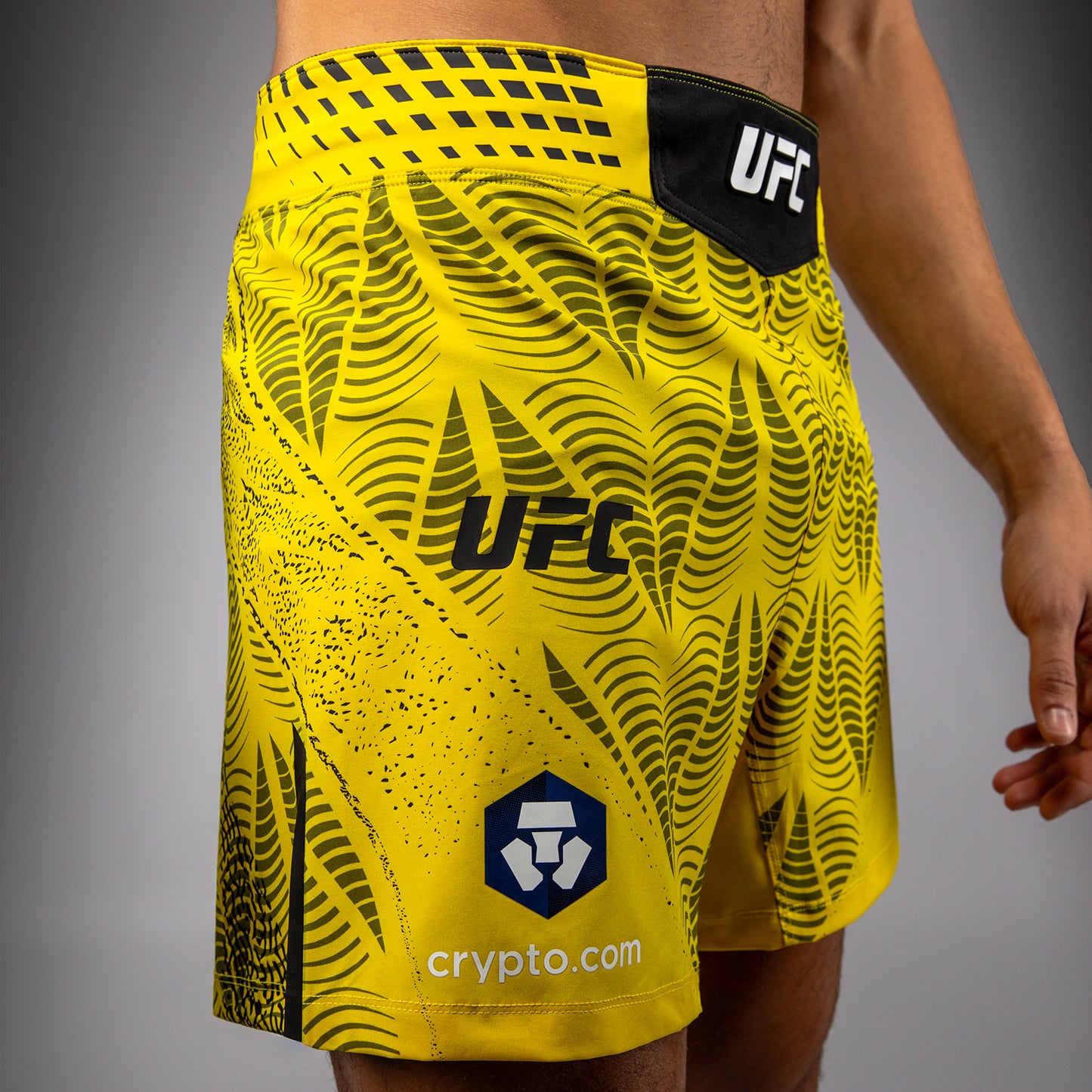 UFC Zenith by Venum Authentic Fight Night Short Fit Fight Short Heren - Geel