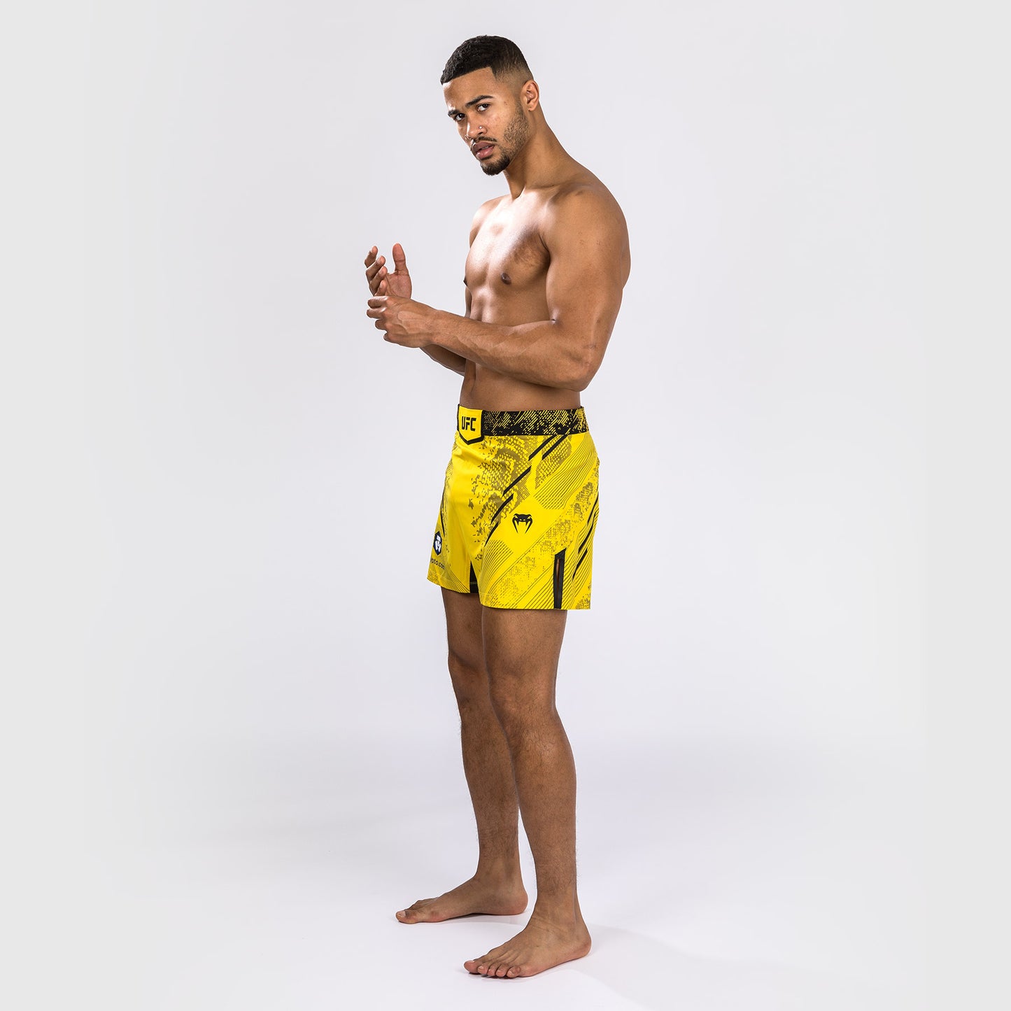UFC Adrenaline by Venum Gepersonaliseerd Authentic Fight Night Heren Kort Gevecht - Korte Pasvorm - Geel