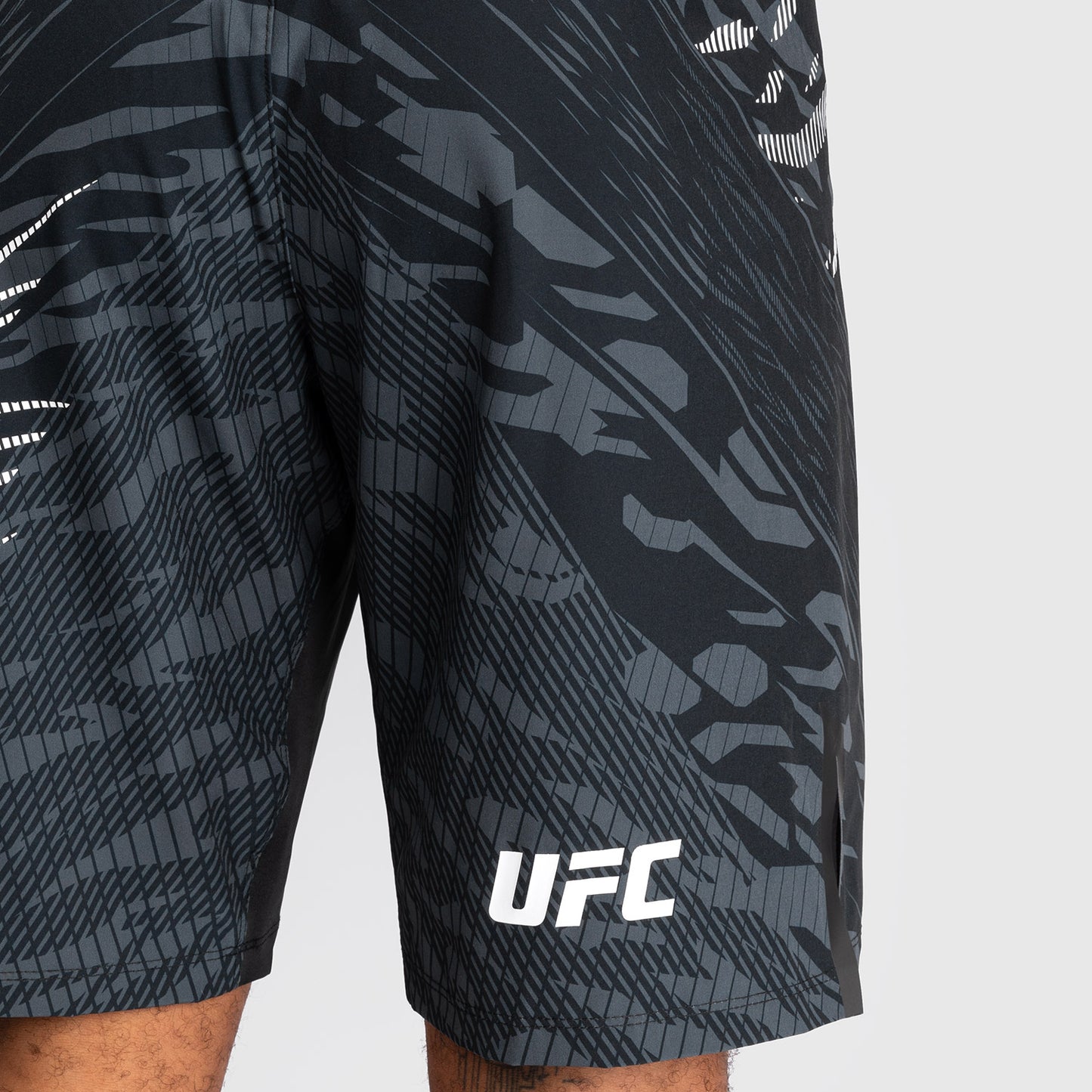 UFC Fusion by Venum Personalized Authentic Fight Night Fight Shorts voor Heren - Lang Fit - Zwart