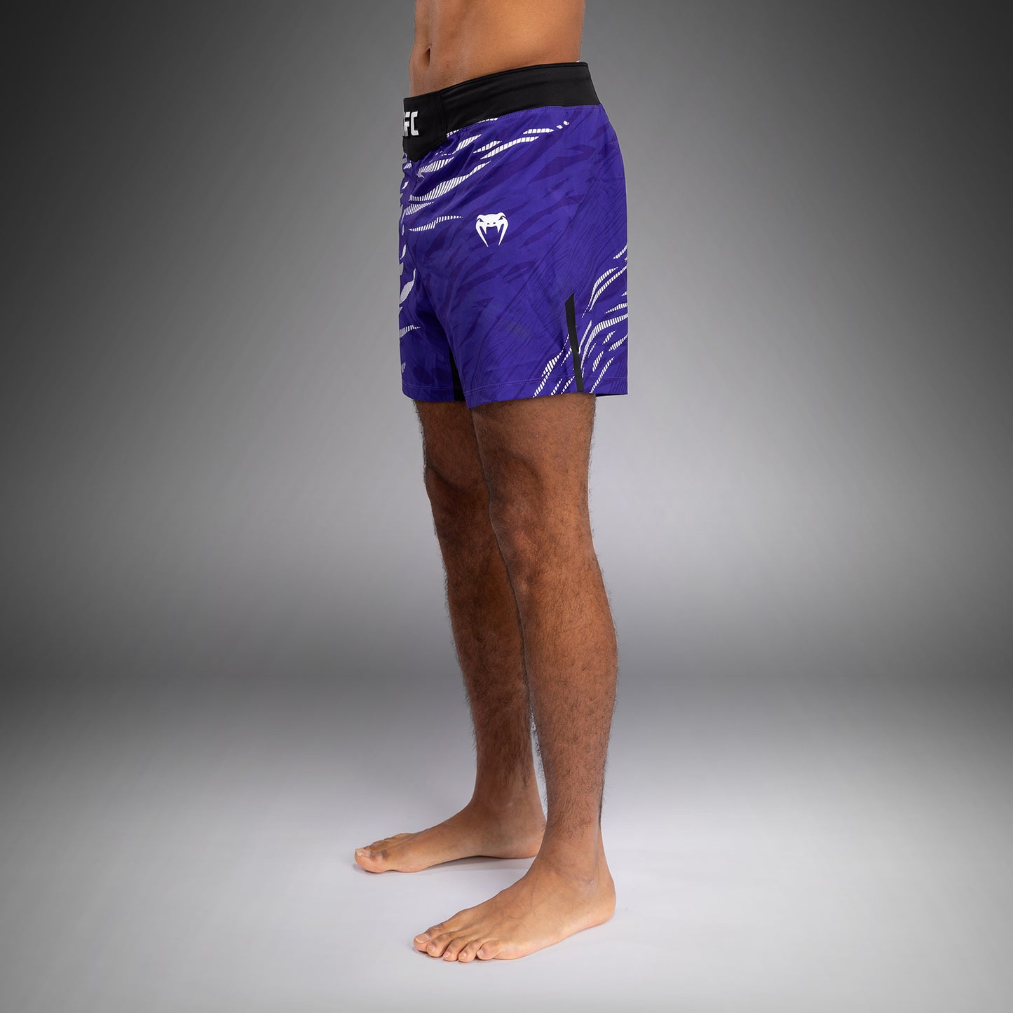 UFC Fusion by Venum Authentic Fight Night Fight Shorts voor Heren - Kort Fit - Paars