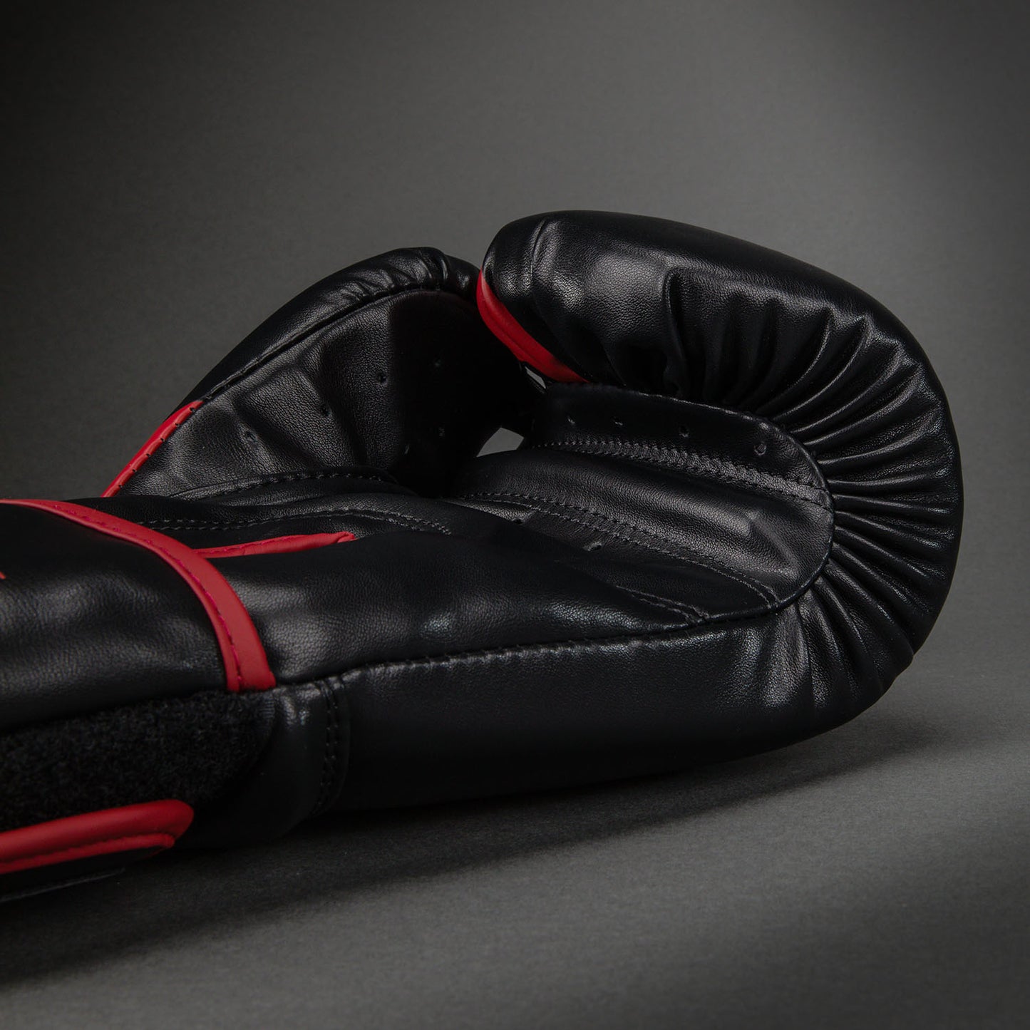 Venum Challenger 2.5 Bokshandschoenen – Zwart/Rood