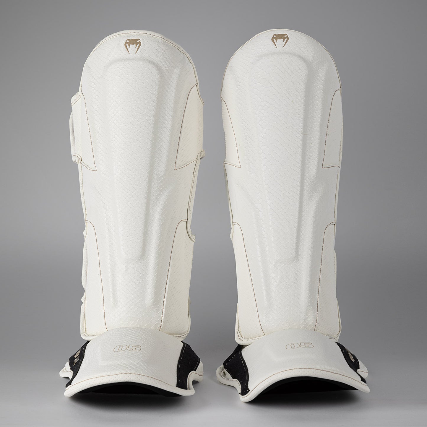 Venum Impact Evo Scales Scheenbeschermers – Ivoor