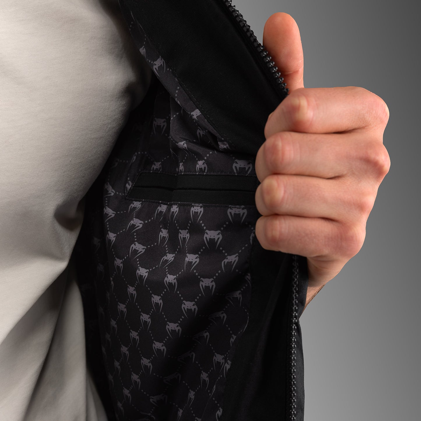 Venum Attack Urban Gi Donsvest – Zwart