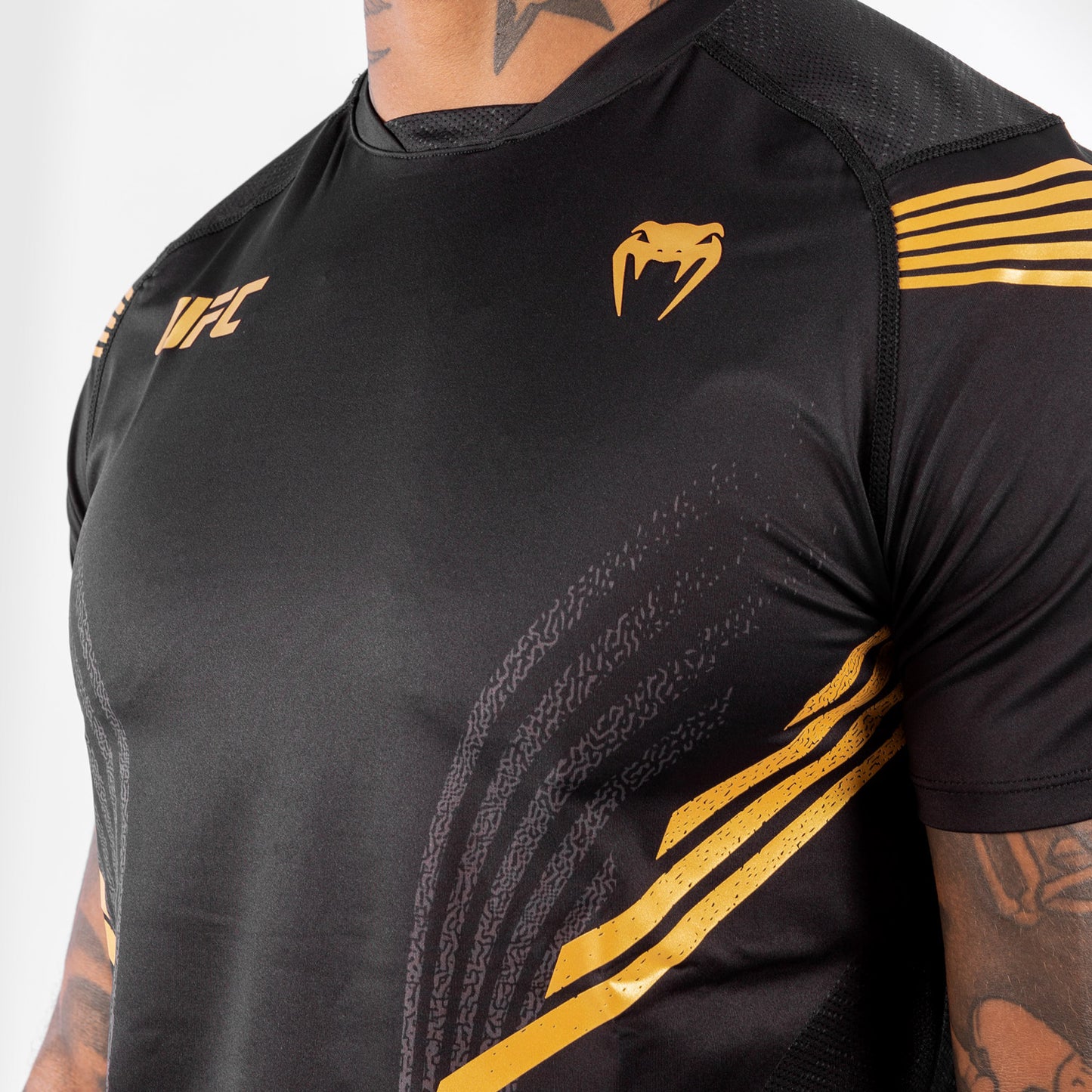 UFC Venum Gepersonaliseerd Authentic Fight Night Walkout Herenshirt - Champion