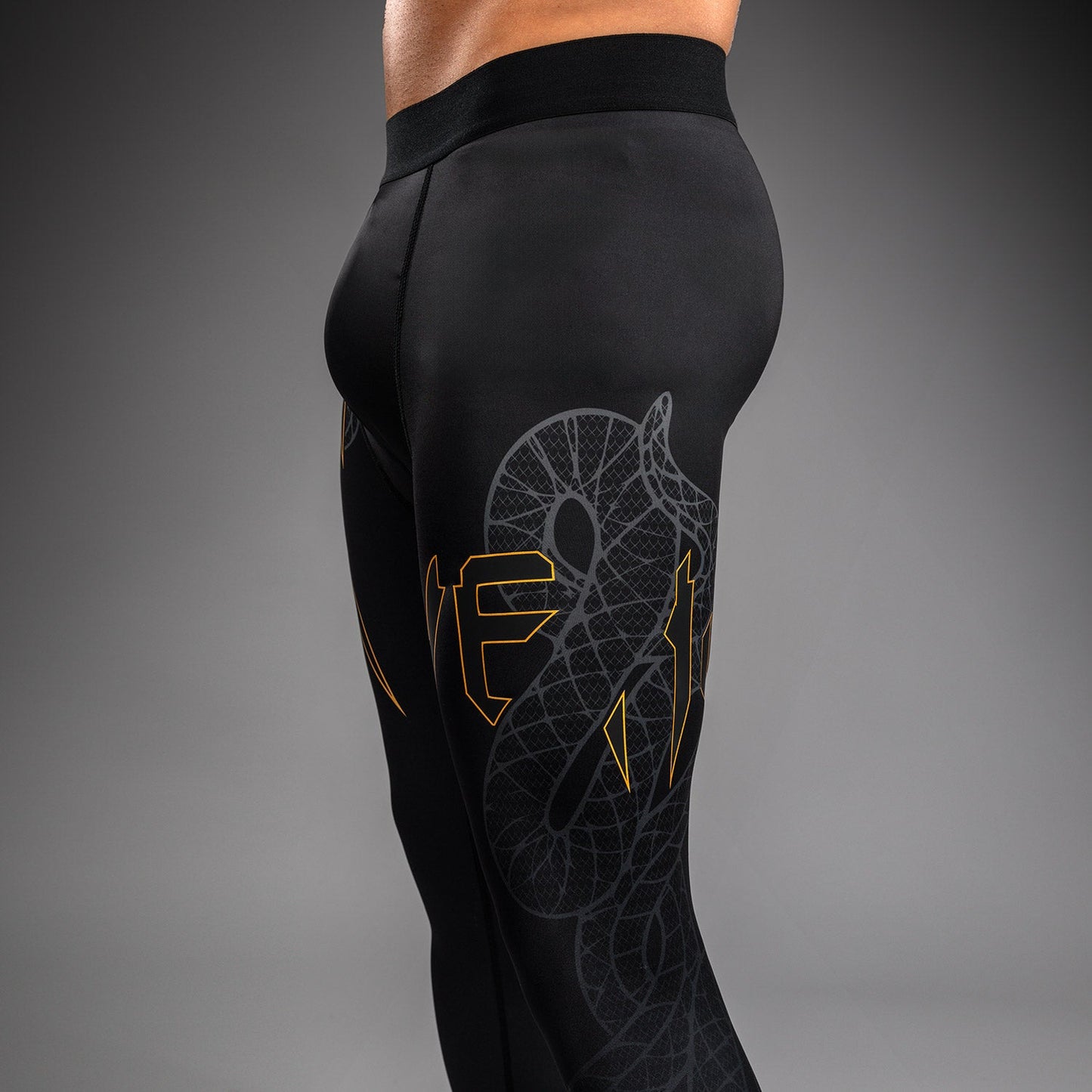 Venum Serpenti Spats – Zwart/Zilver/Goud