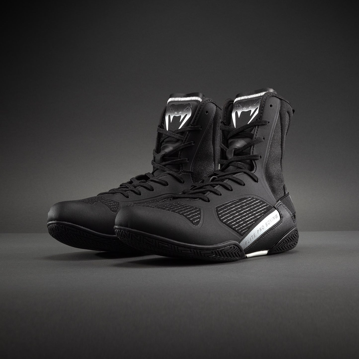 Venum Elite Neo Boksschoenen – Zwart/Wit
