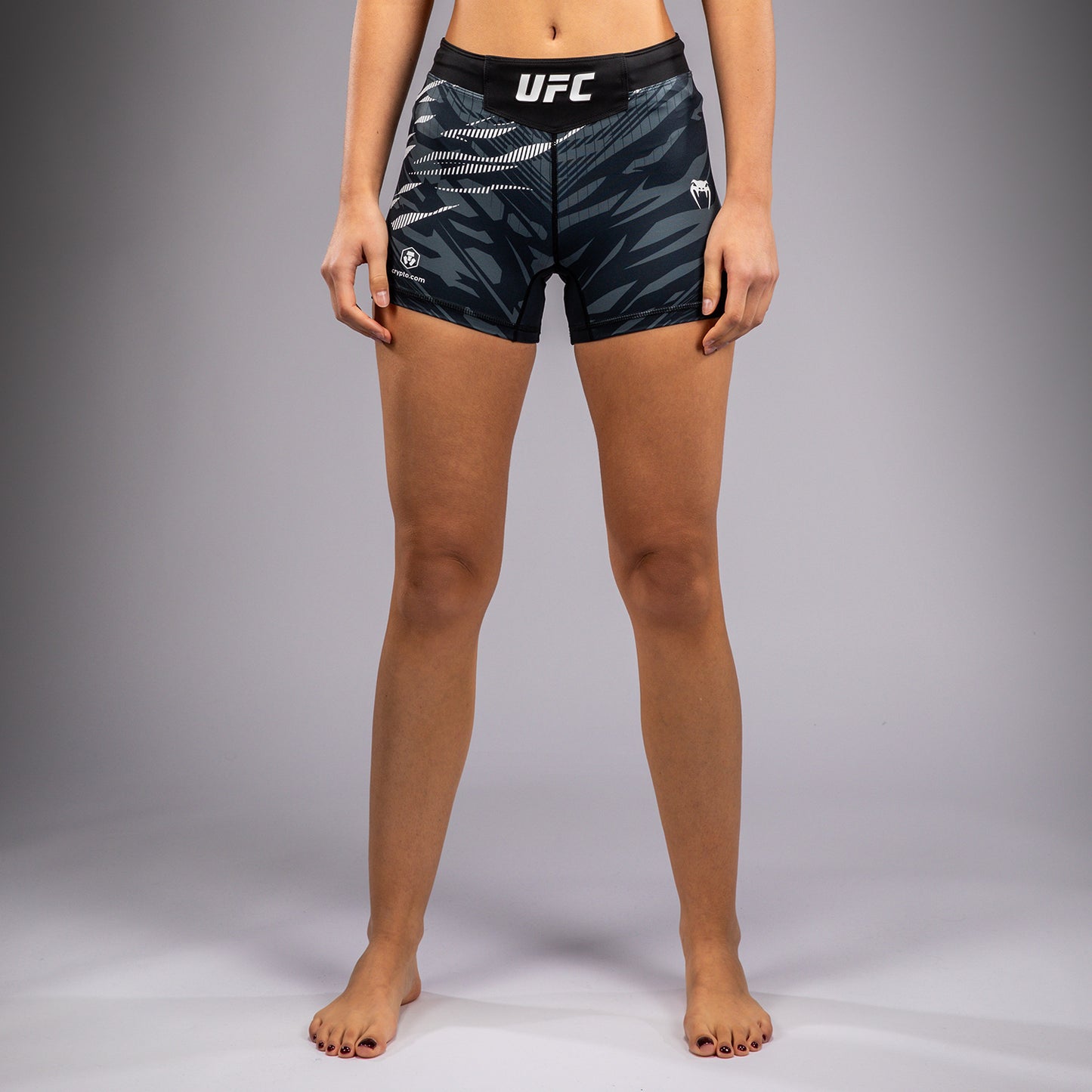 UFC Fusion by Venum Authentic Fight Night Vale Tudo Shorts voor Dames - Kort Fit - Zwart