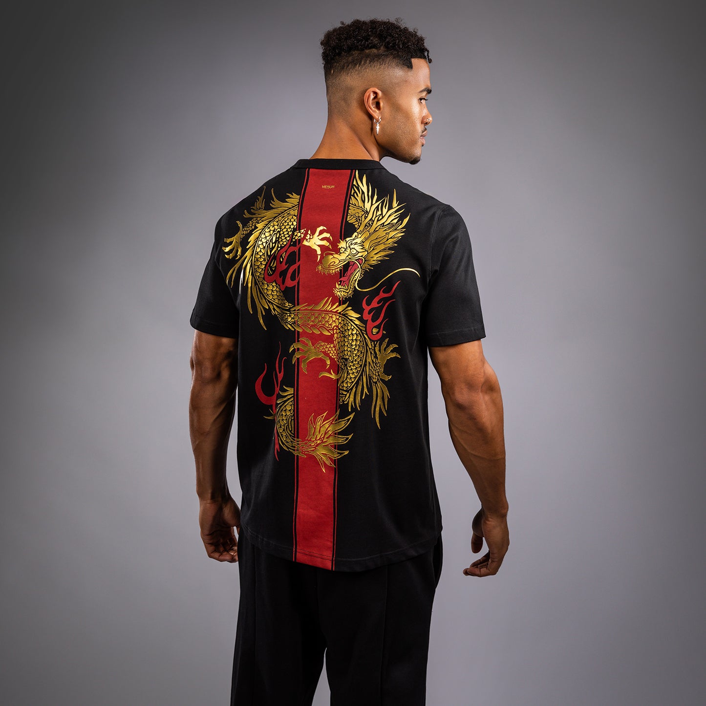 Venum x TEKKEN 8 - Marshall Law T-Shirt - Zwart/Rood/Goud