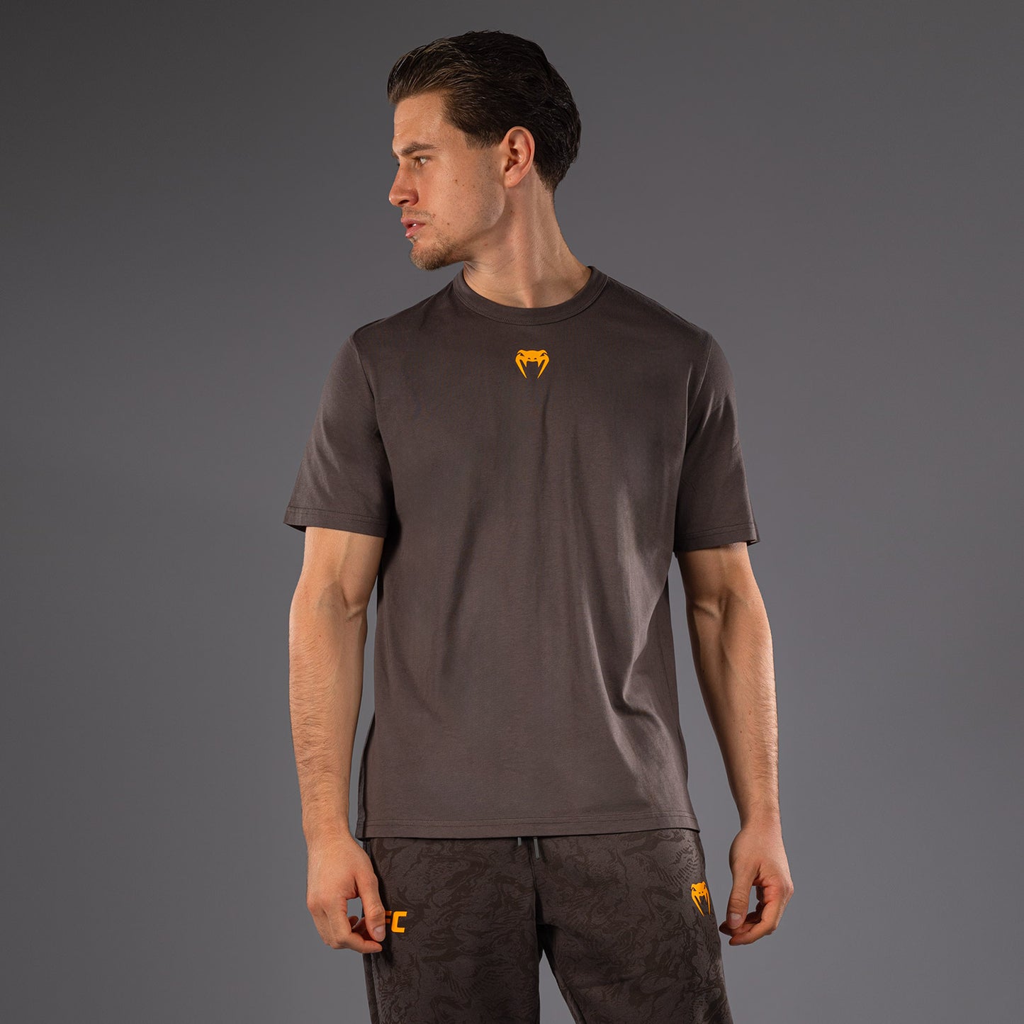 UFC Fusion by Venum Fight Week Korte Mouwen T-shirt voor Heren - Solid Earthen Brown