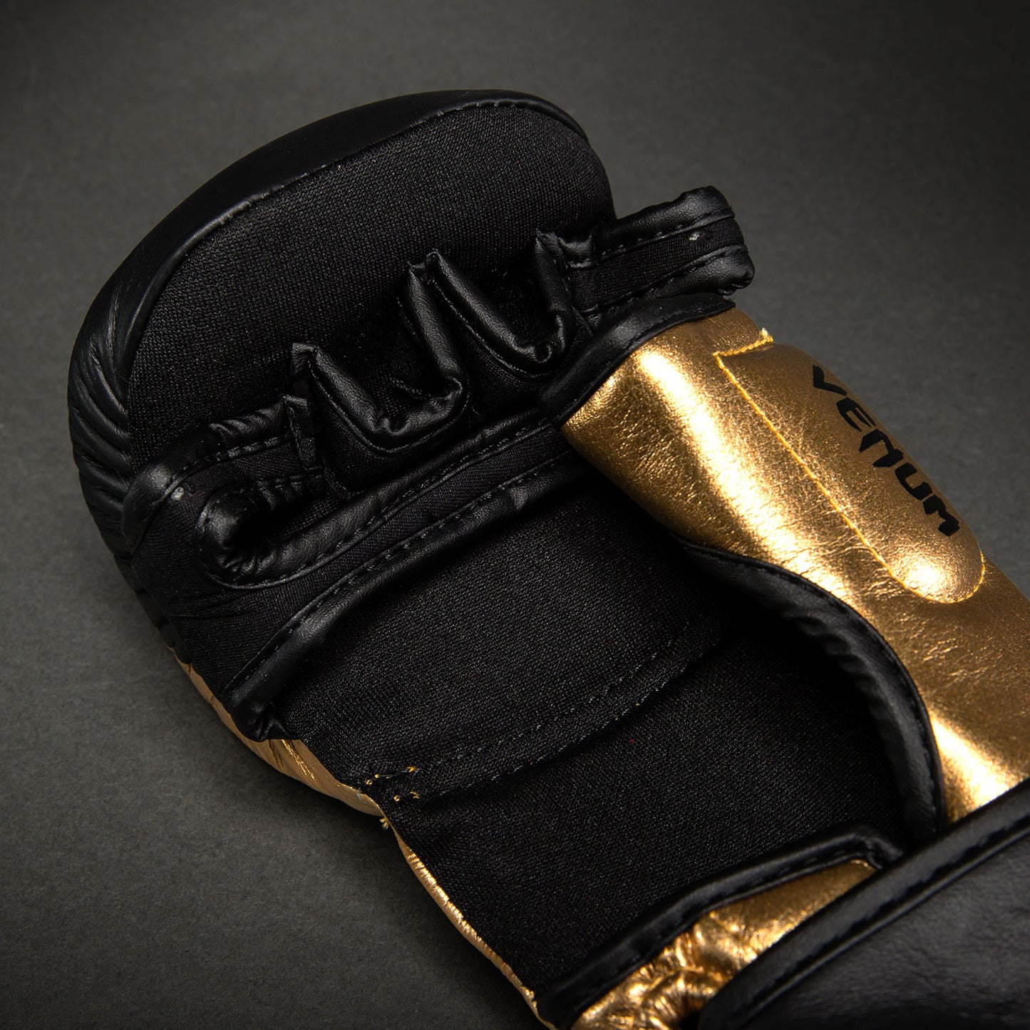 Venum Attack 2.0 Leren Sparring Handschoenen – Goud/Zwart