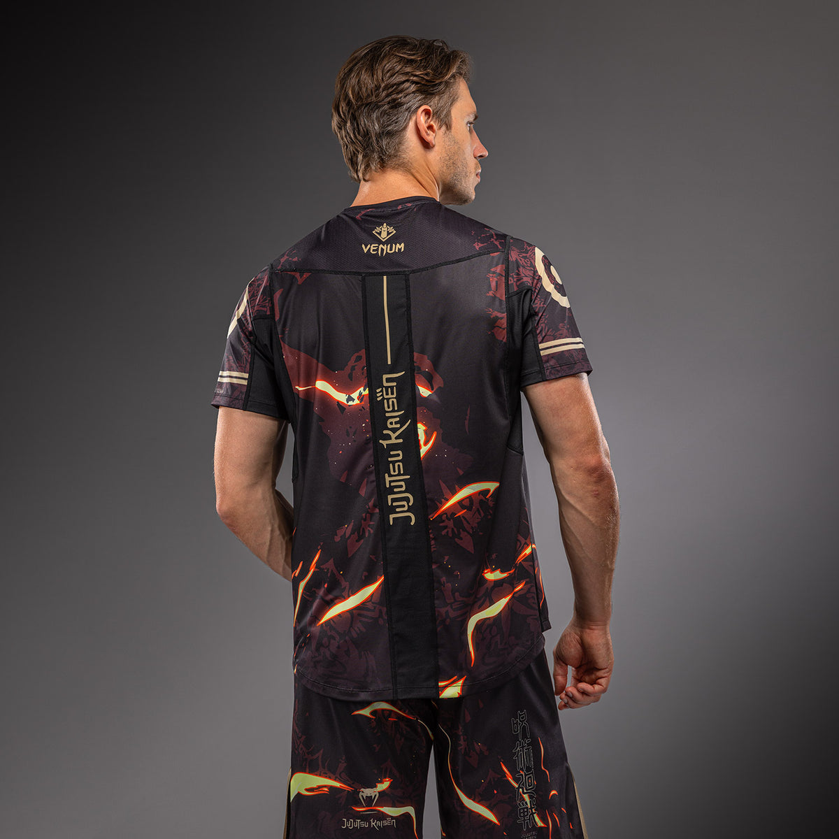 Jujutsu Kaisen x Venum Sukuna Dry Tech T-shirt – Zwart/Lichtbeige