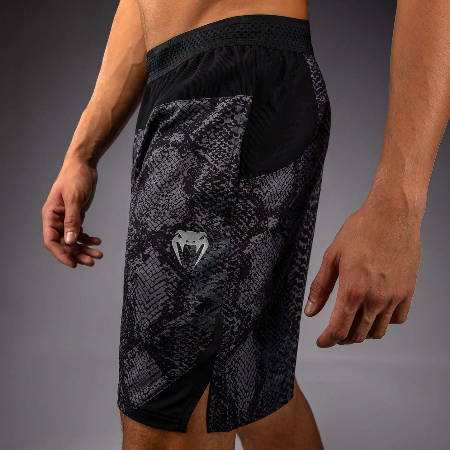 Venum G-Fit Scales Trainingshort – Zwart/Antracietgrijs
