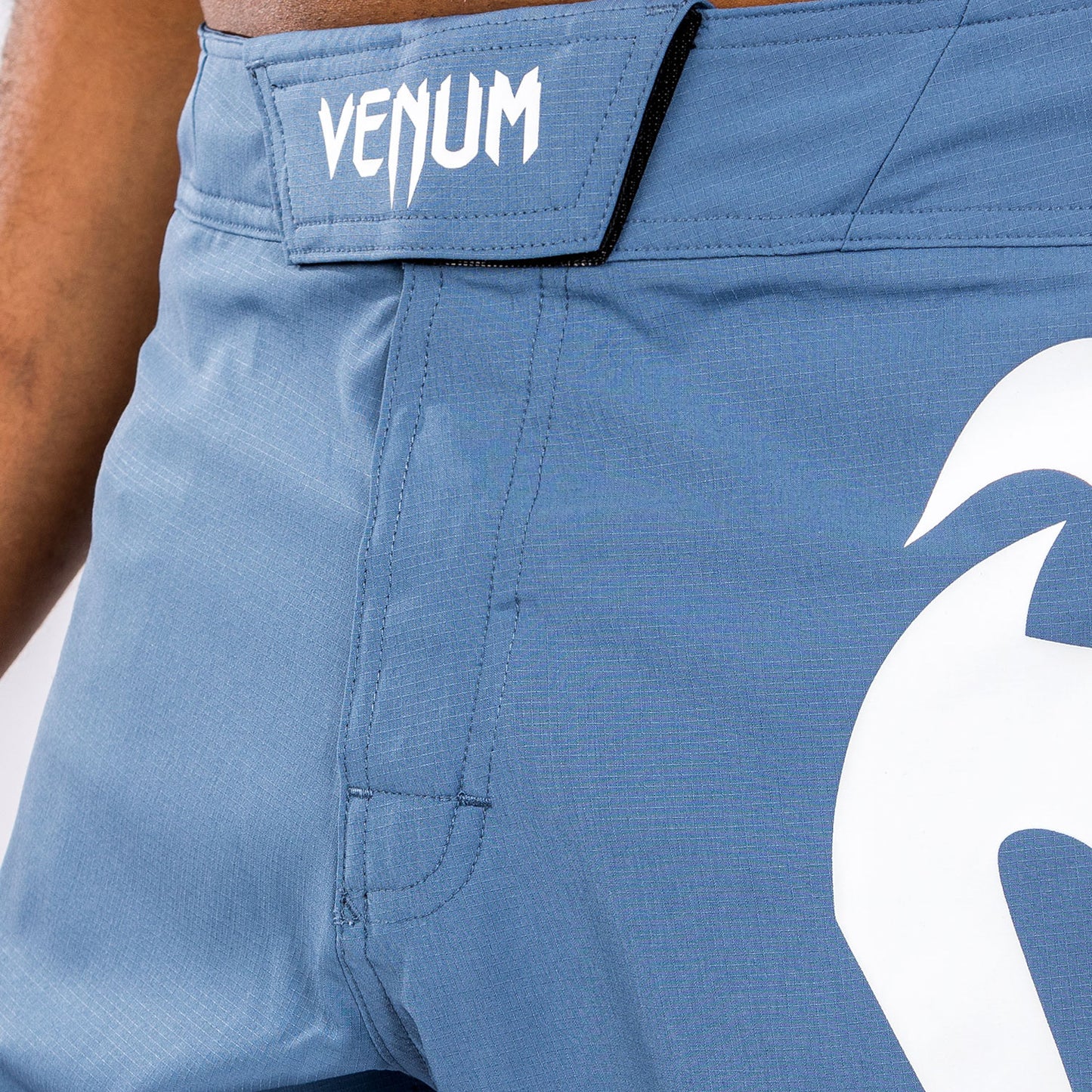 Venum Light 5.0 Vechtshorts - Blauw/Wit