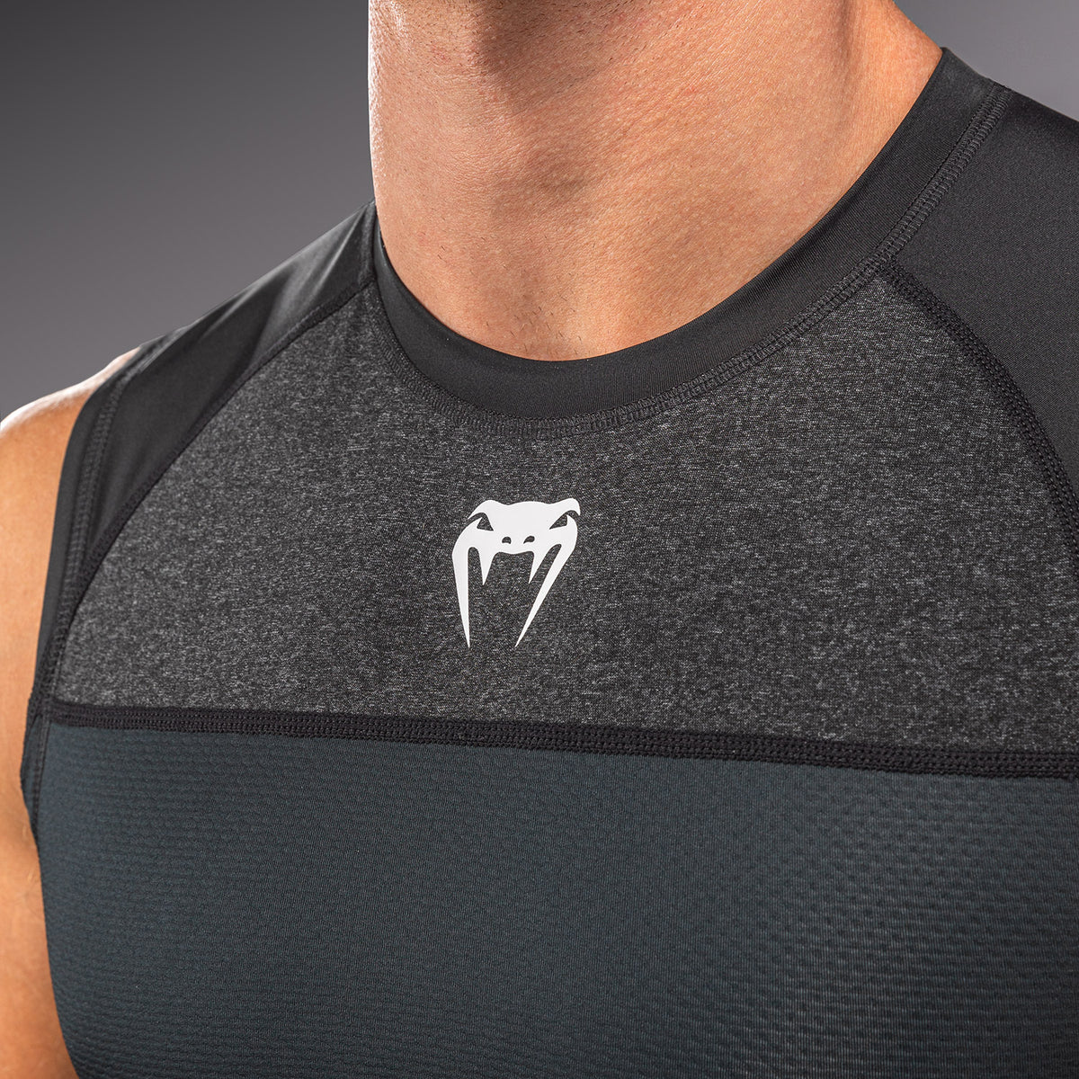 Venum G-Fit Scale Mouwloze rashguard - Zwart