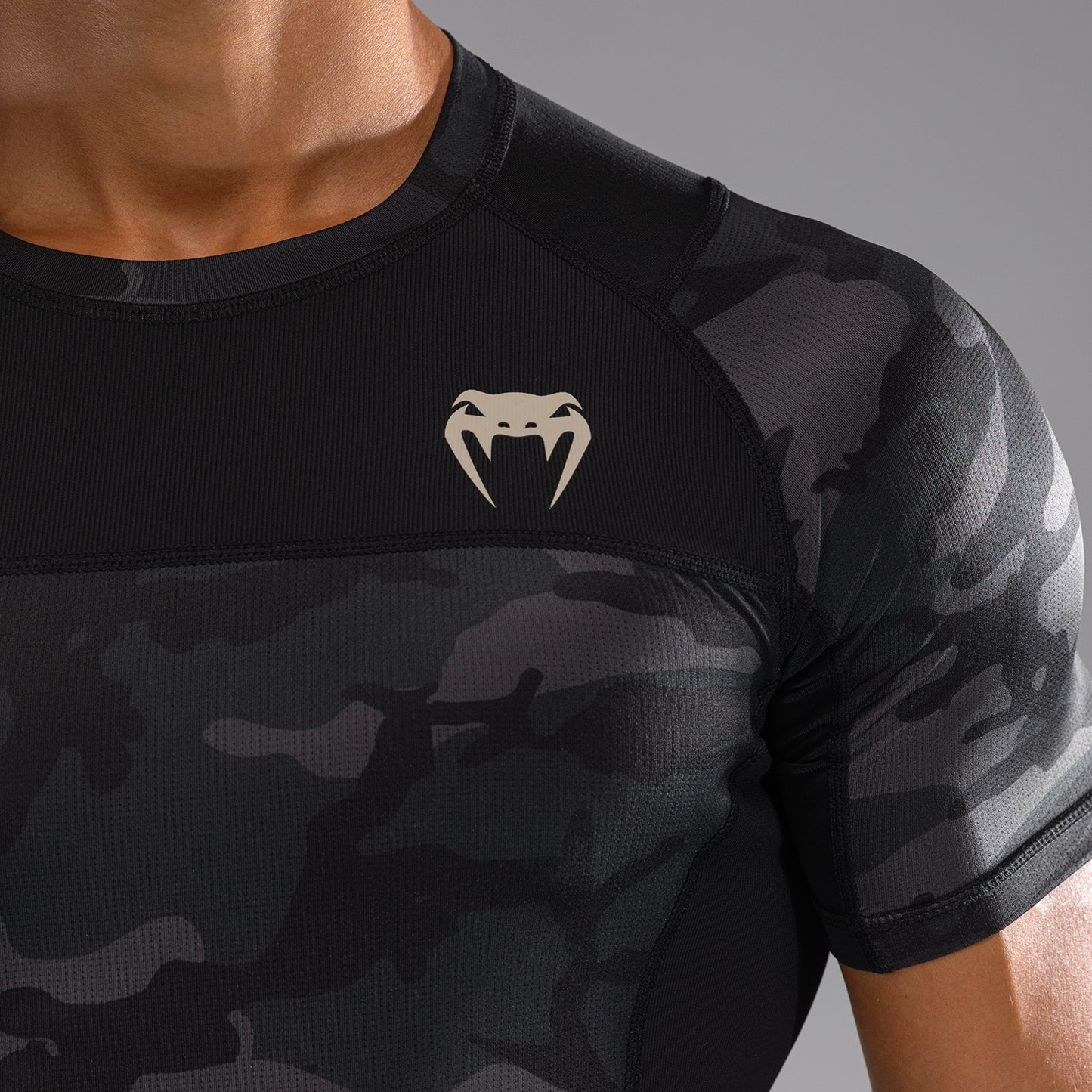 Venum G-Fit Air Korte Mouw Rashguard Heren - Urbaan Camo