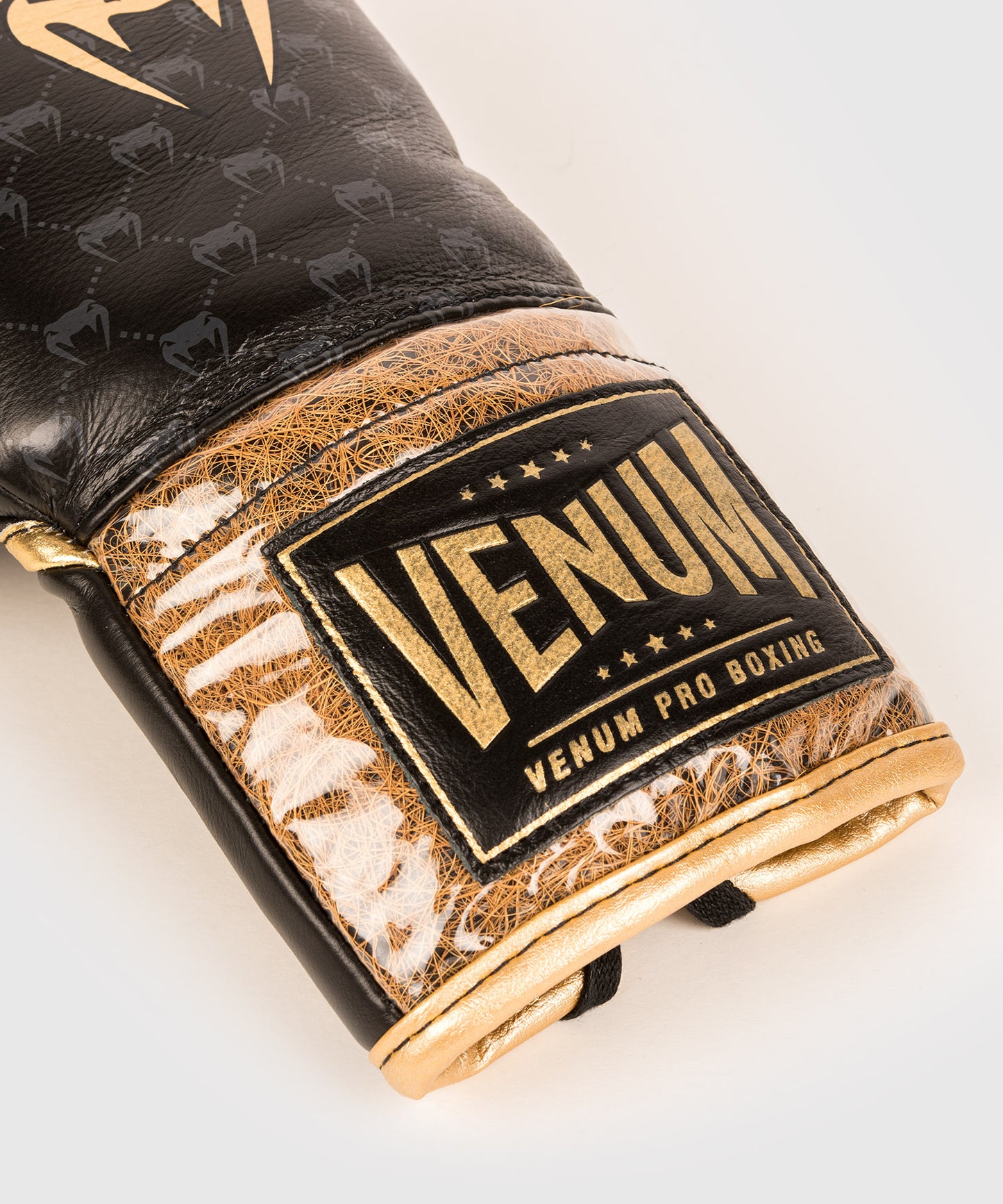 Venum Coco Monogram Pro bokshandschoenen  - Intens zwart