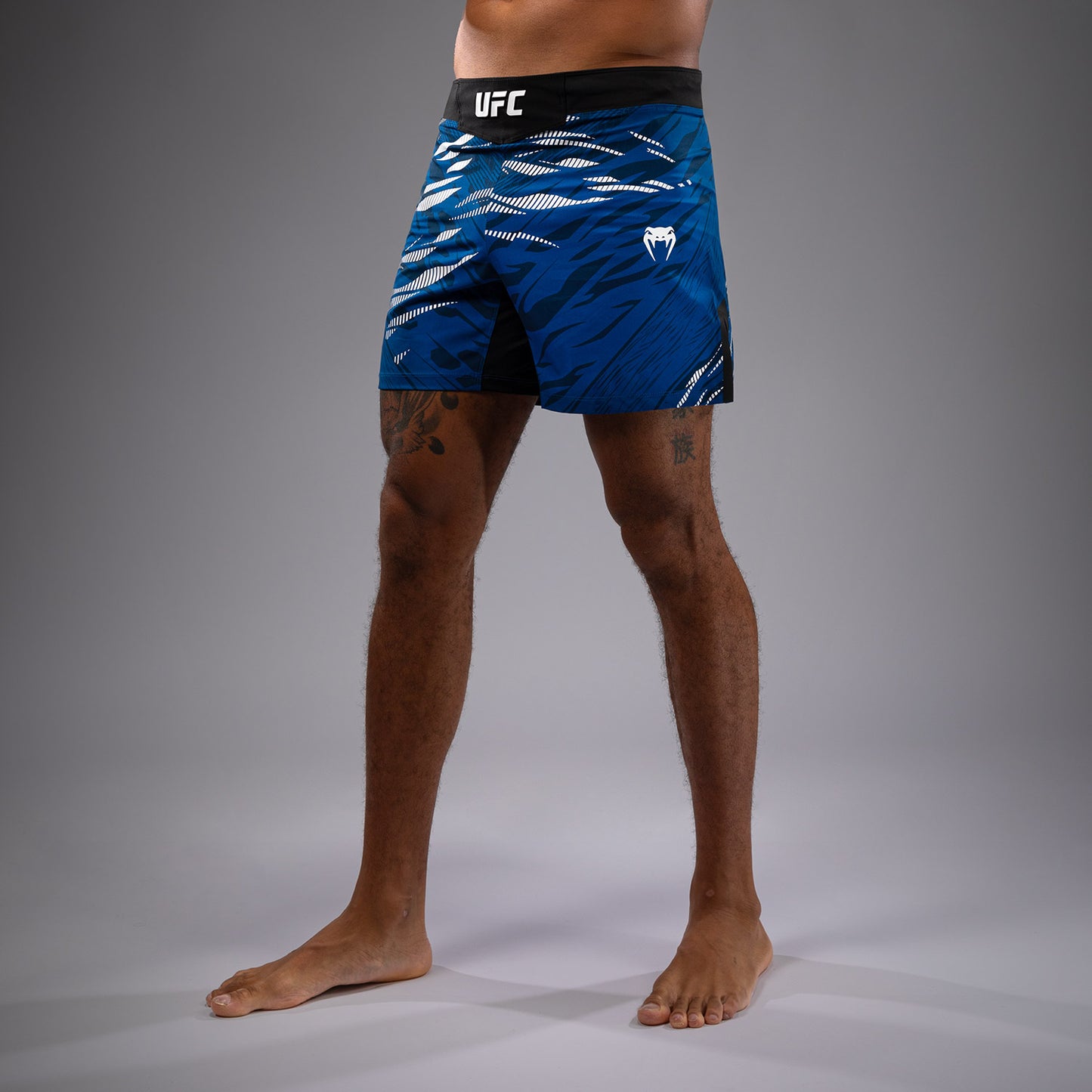 UFC Fusion by Venum Authentic Fight Night Fight Shorts voor Heren - Kort Fit - Blauw