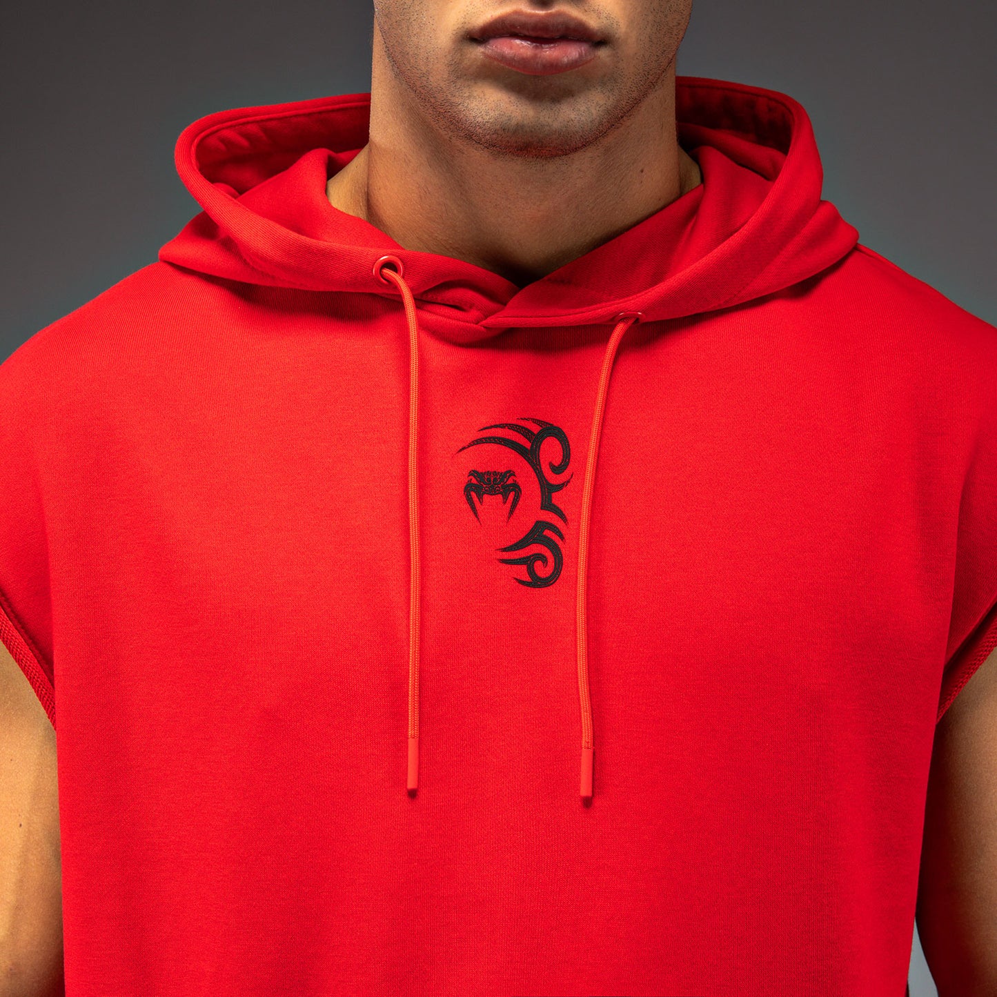 Venum x Mike Tyson Tiger Mouwloze Hoodie - Intens Rood/Diep Zwart