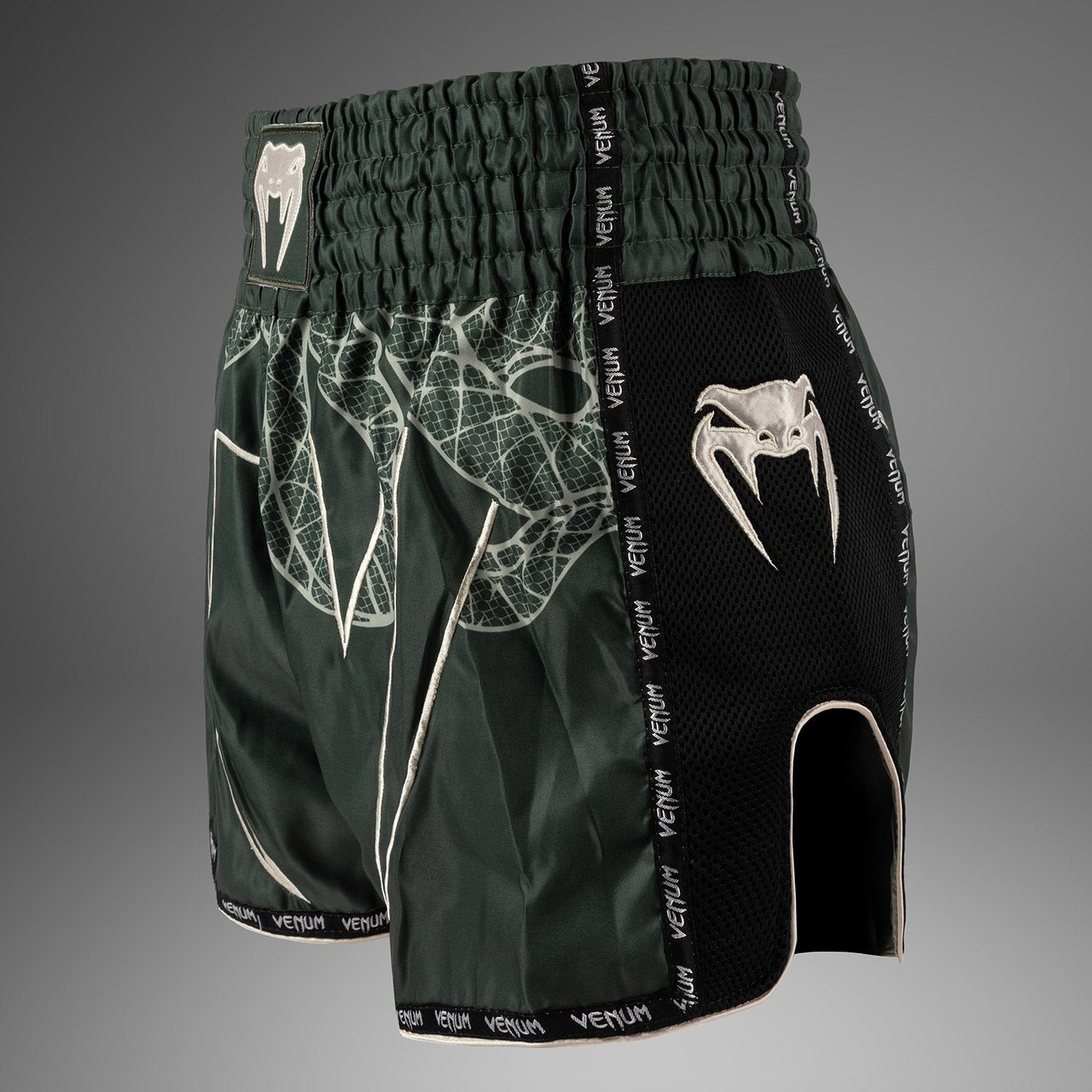 Venum Serpenti Muay Thai Shorts – Khaki/Bronze/Ivoor