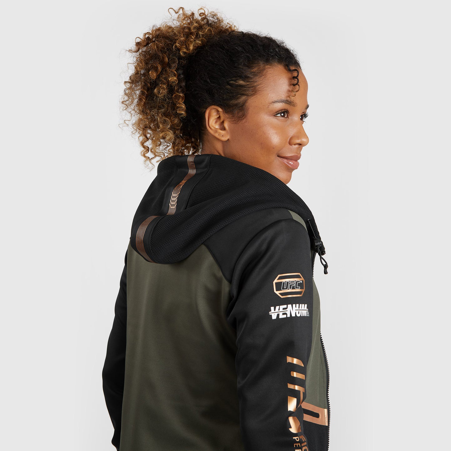 UFC Adrenaline by Venum Fight Week Hoodie met rits voor Dames - Khaki/Brons