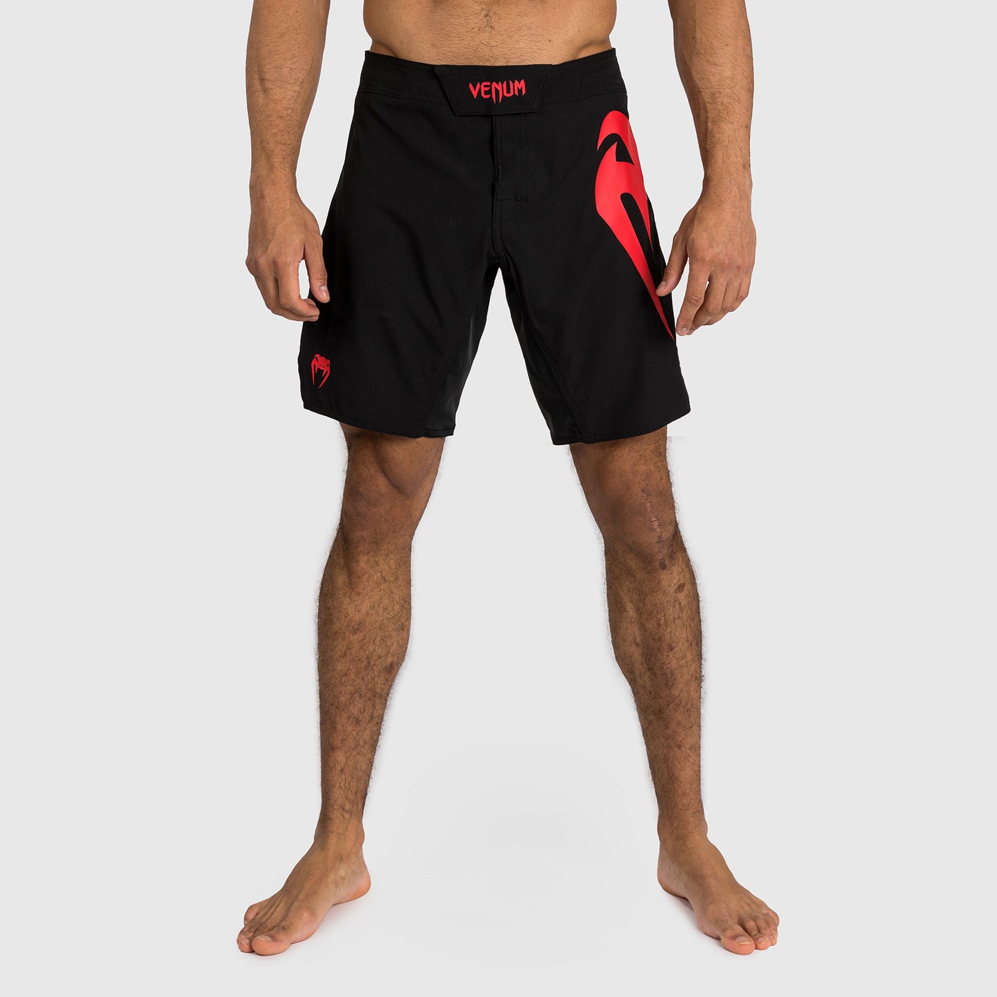 Venum Light 5.0 Vechtshorts - Zwart/Rood