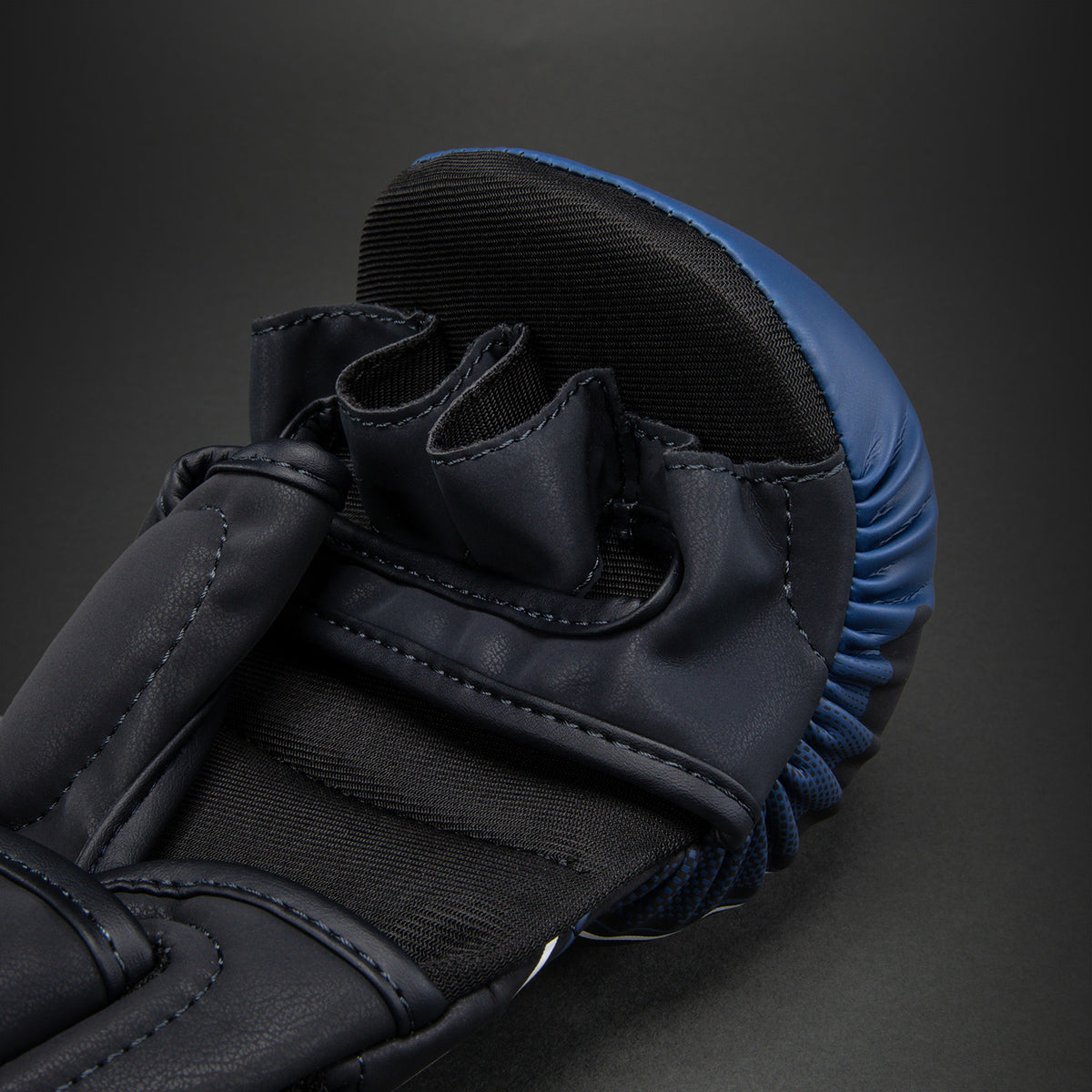 Venum G-Core Sparringhandschoenen - Marineblauw/Wit