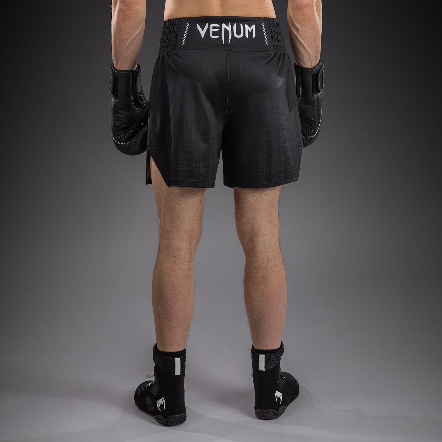 Venum Stealth Boksshort – Zwart/Wit