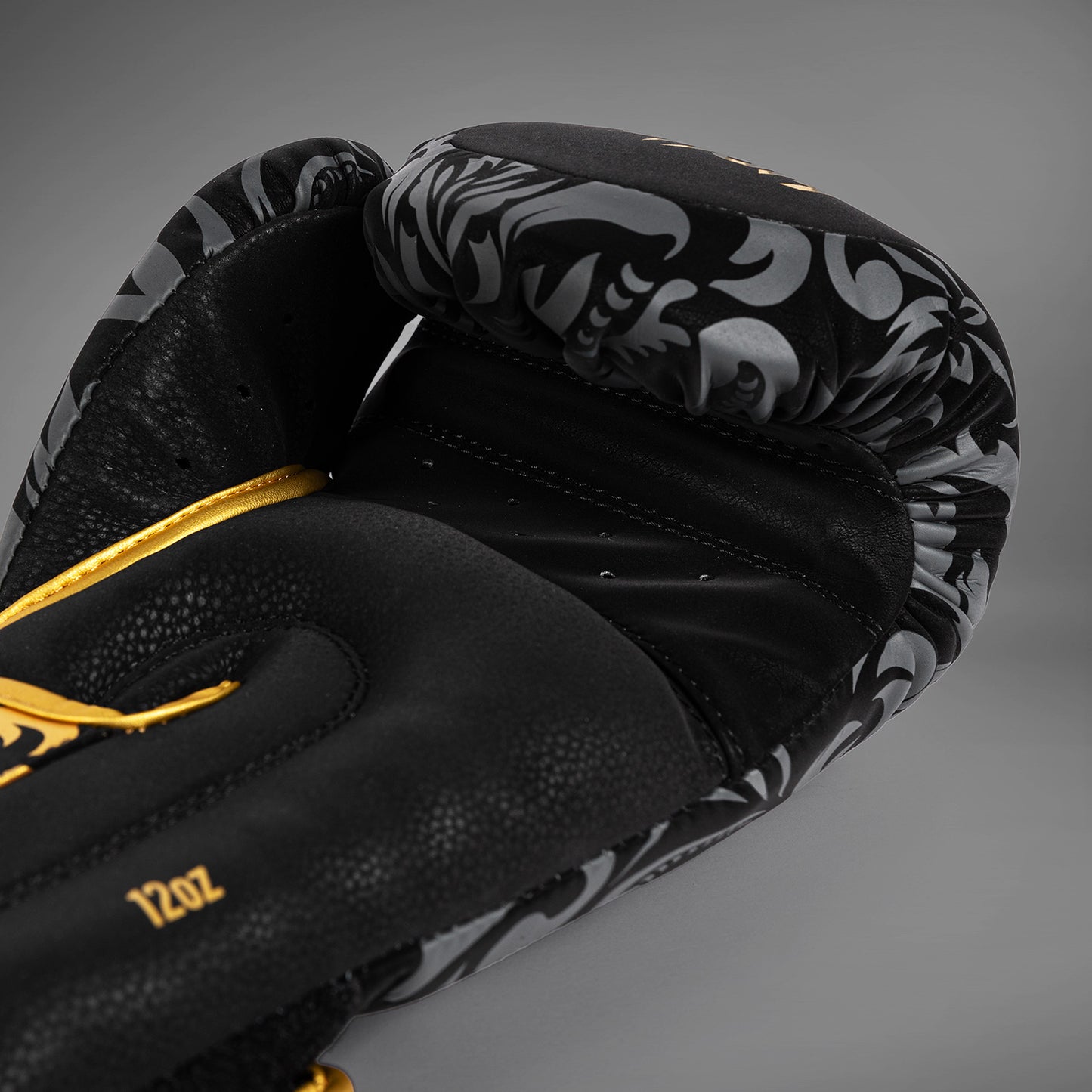 Venum x Topuria Unmatched Edition Bokshandschoenen - Zwart/Goud