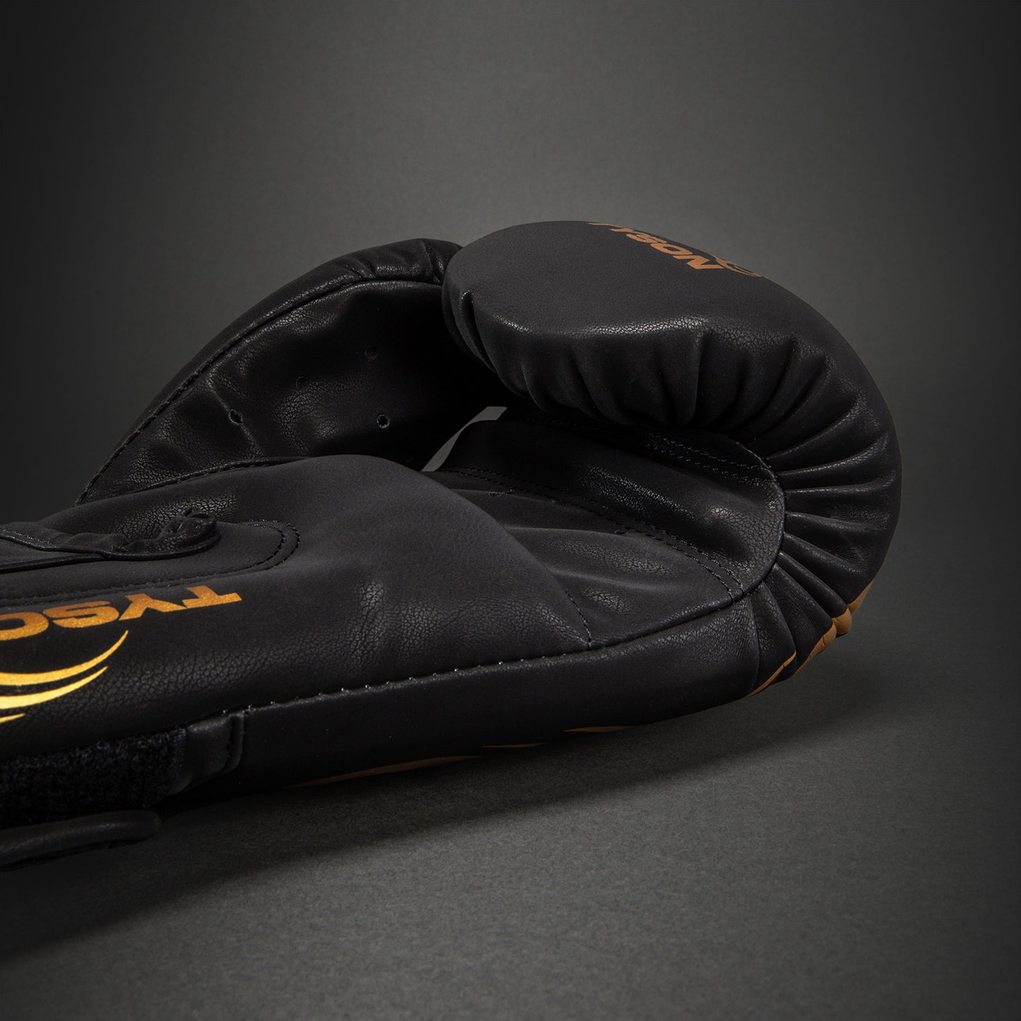 Venum Mike Tyson Replica Bokshandschoenen – Zwart/Goud