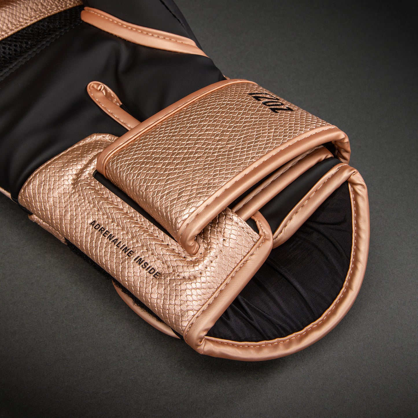 Venum Challenger 4.0 Scales Bokshandschoenen – Parelroze/Zwart