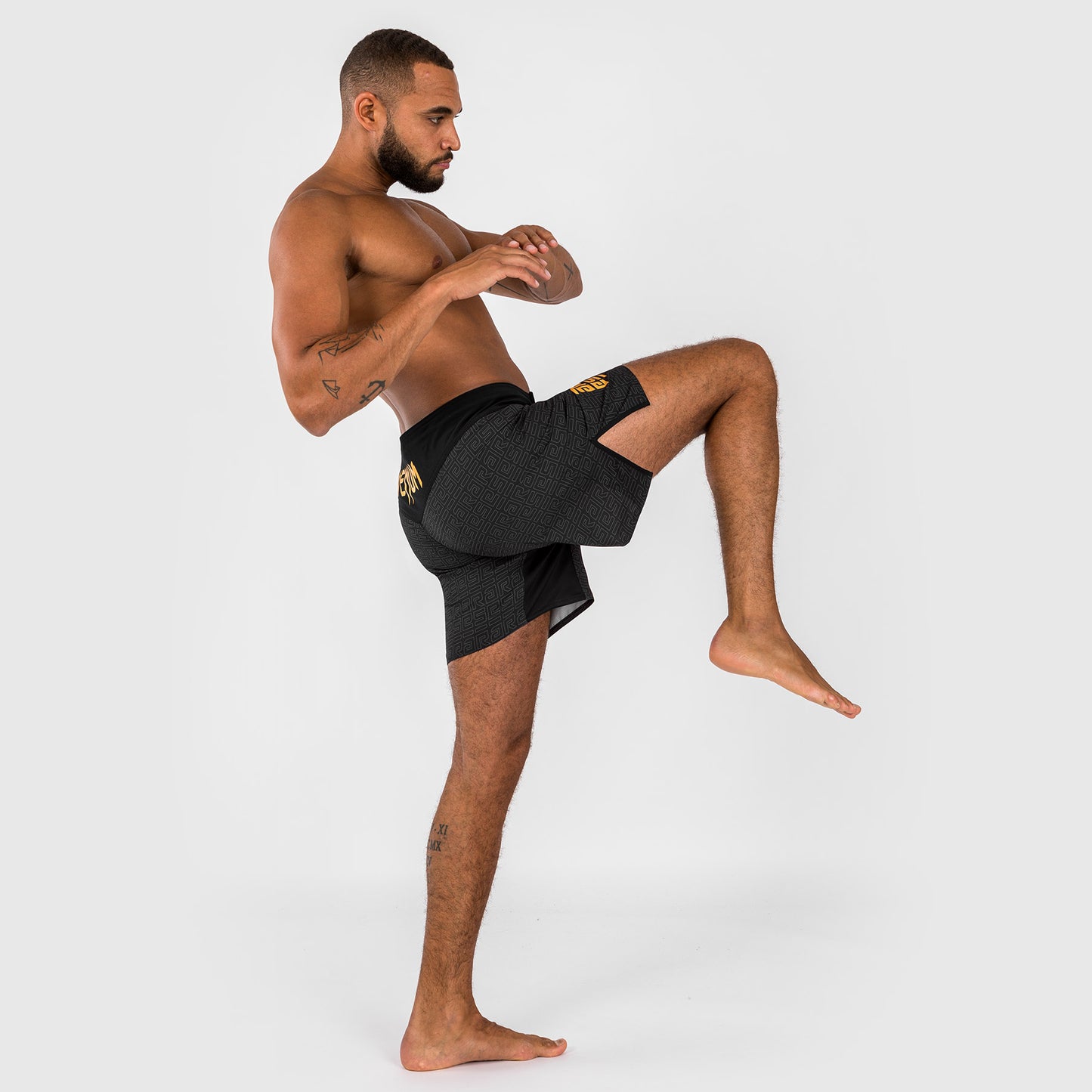 Venum x Ares Heren Vecht Shorts - Zwart/Goud