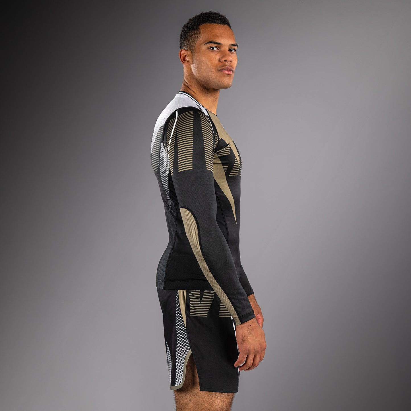 Venum Adrenaline Lange Mouw Rashguard – Zwart/Zand