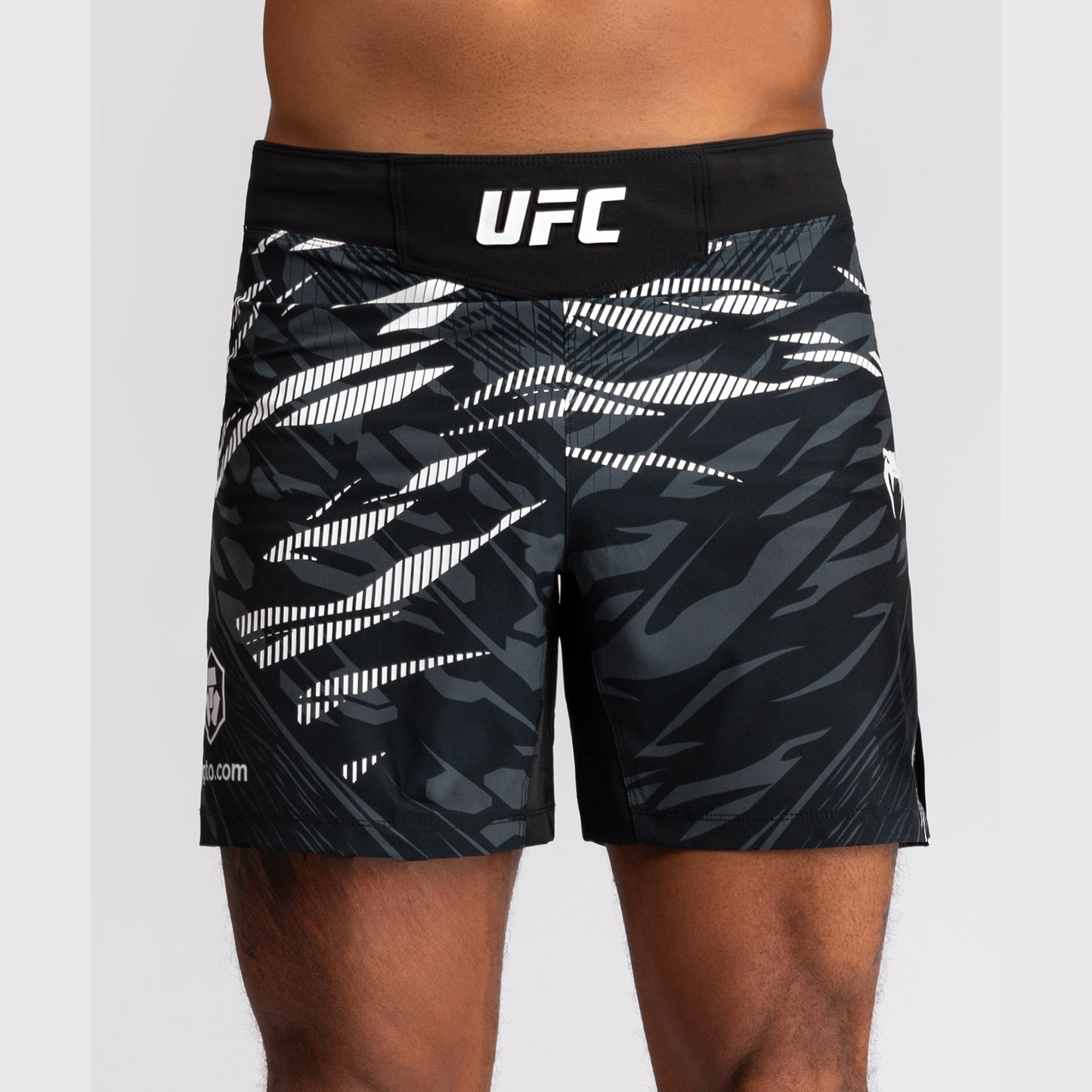 UFC Fusion by Venum Personalized Authentic Fight Night Fight Shorts voor Heren - Kort Fit - Zwart