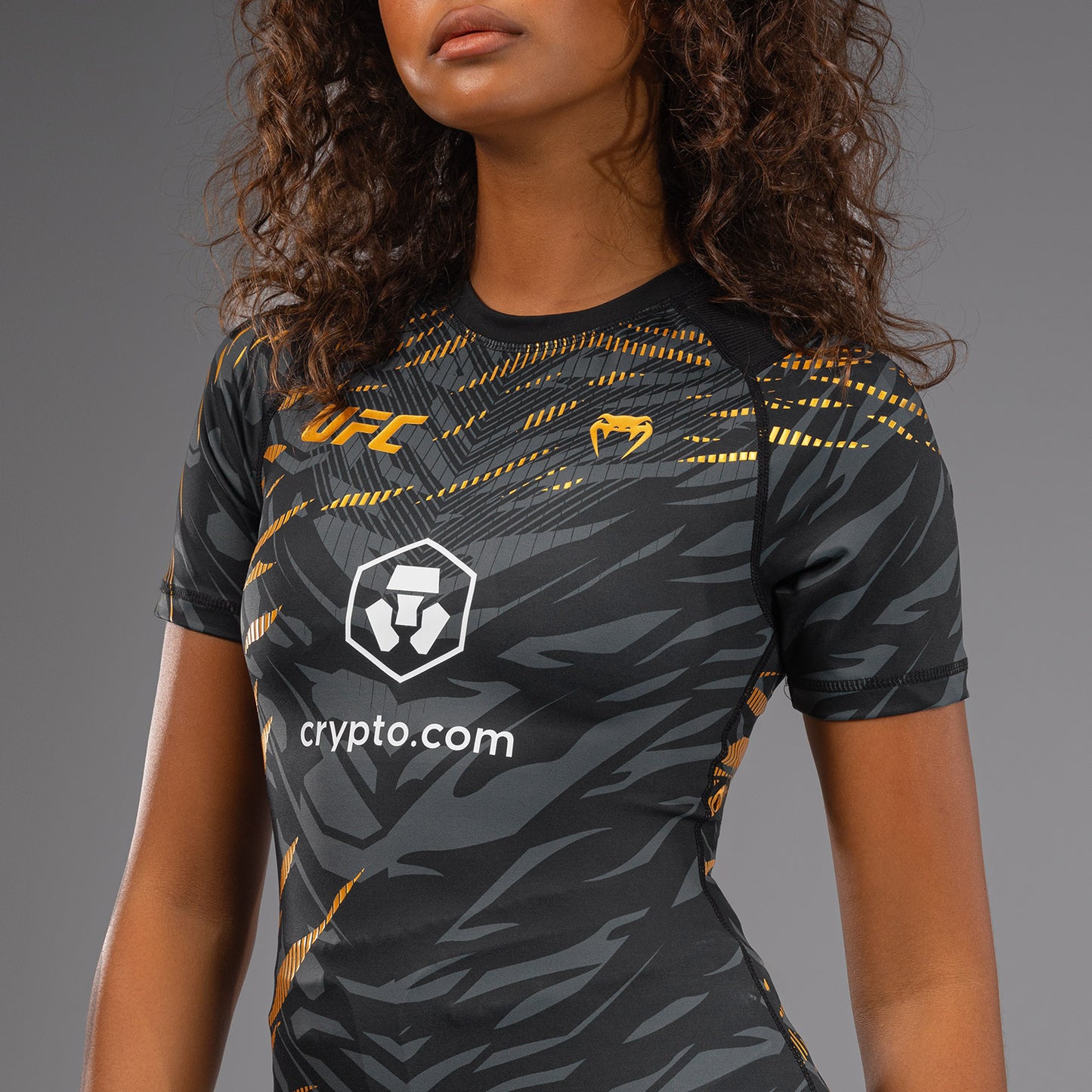 UFC Fusion by Venum Authentic Fight Night Korte Mouwen Performance Rashguard voor Dames - Champion