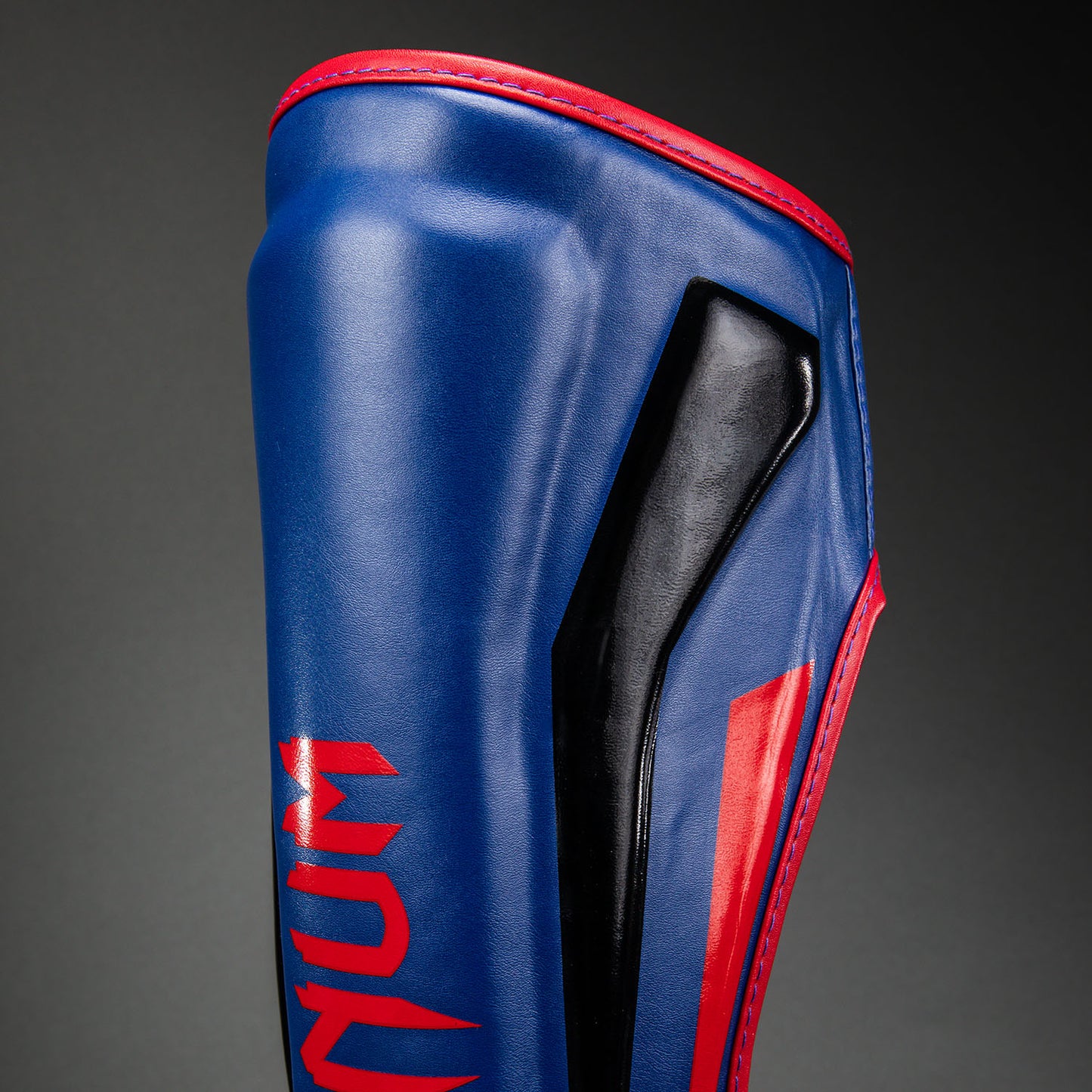 Venum Elite Scheenbeschermers - Donkerblauw/Rood
