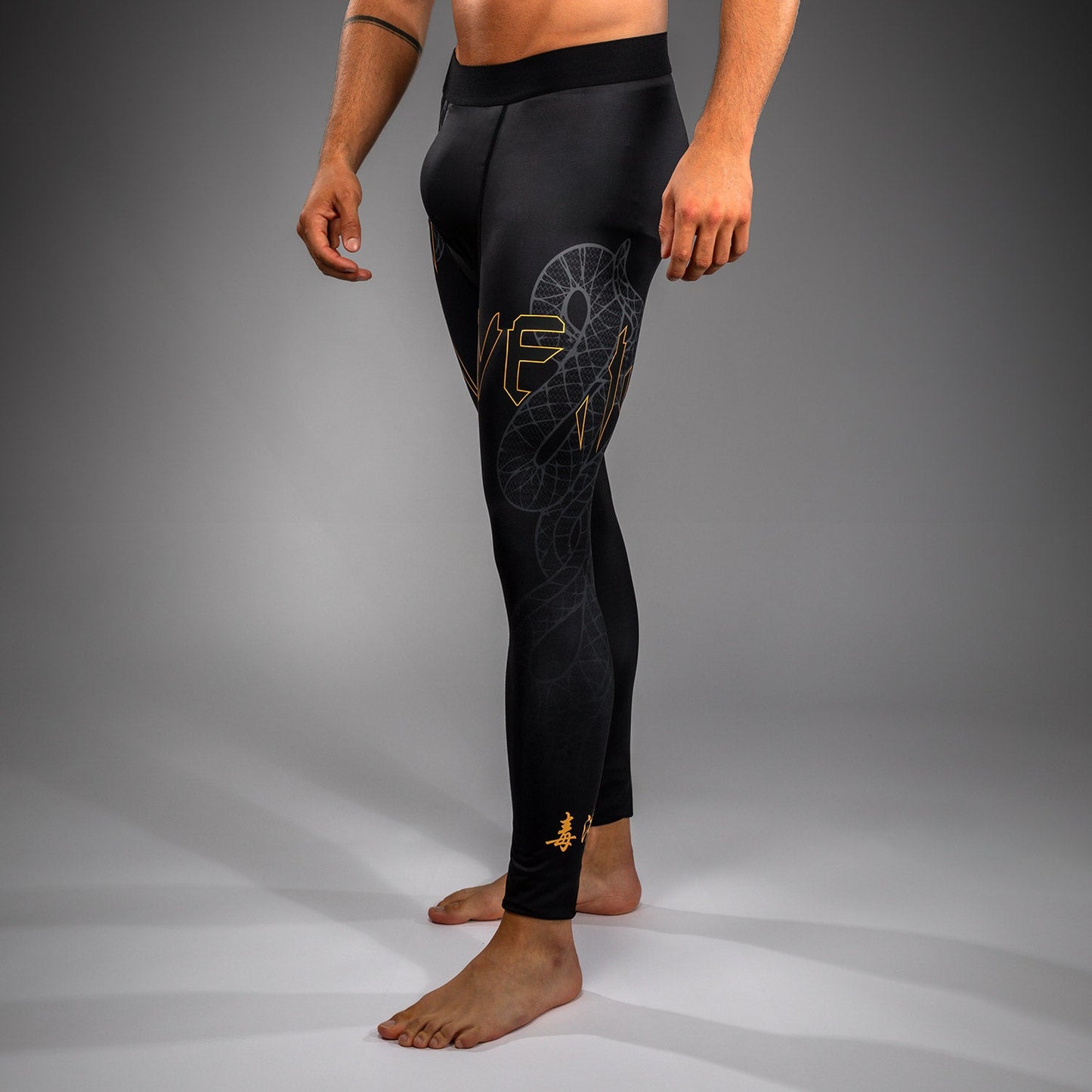 Venum Serpenti Spats – Zwart/Zilver/Goud