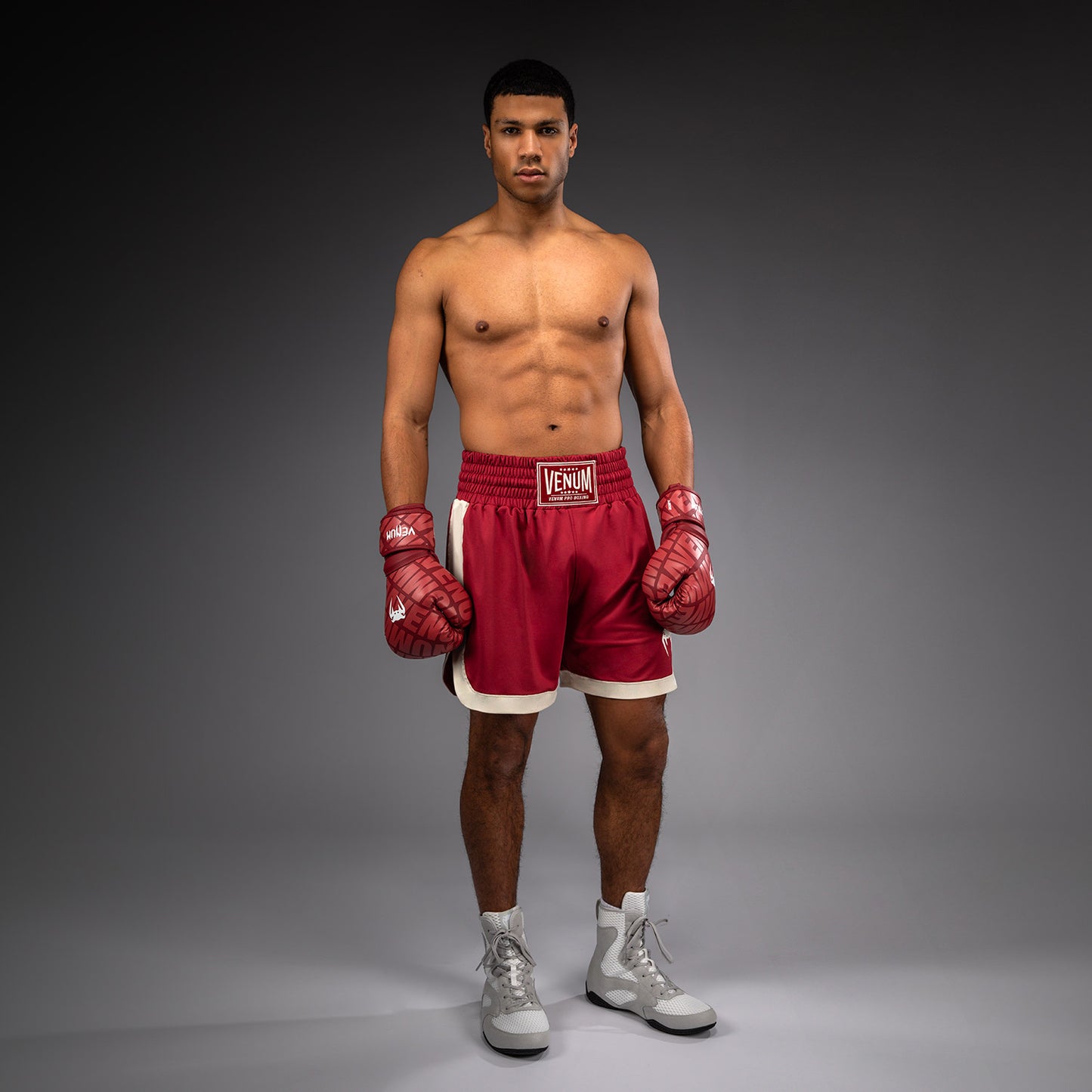 Venum Classic Boksshort – Robijnrood/Ivoor