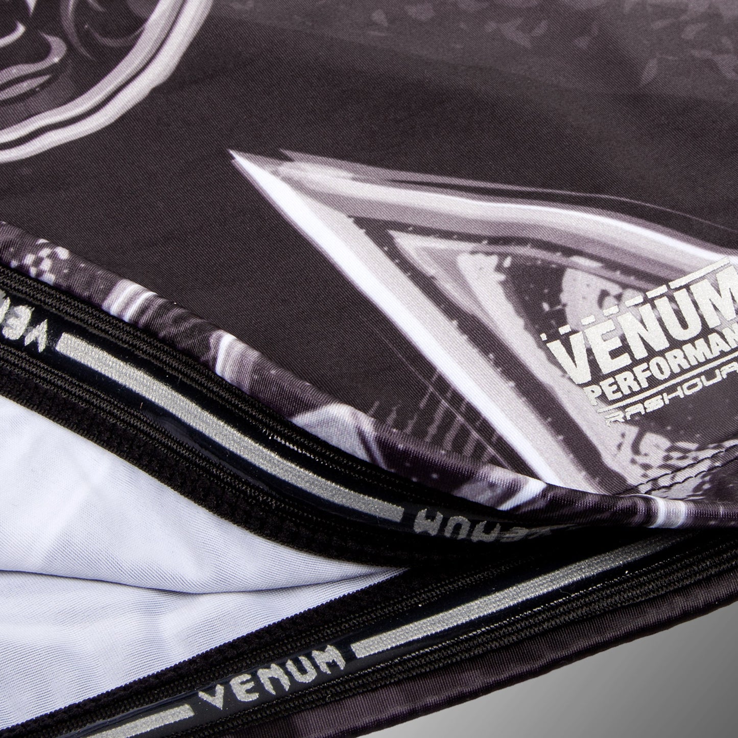 Venum Gladiator 3.0 Rashguard - lange mouwen - zwart/wit