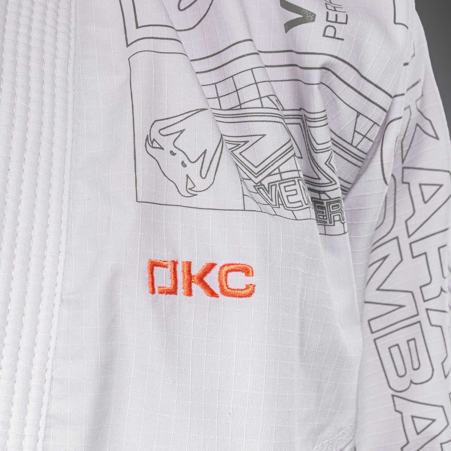 Karate Combat by Venum BJJ Gi – Wit/Grijs