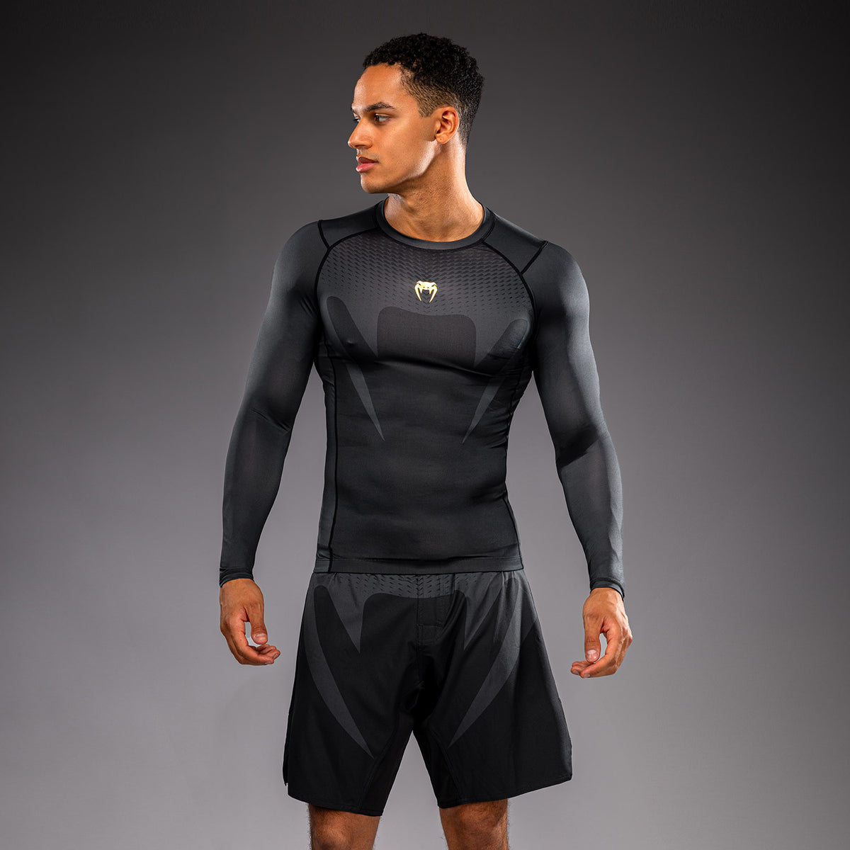 Venum Attack Rashguard met lange mouwen - Zwart/Goud