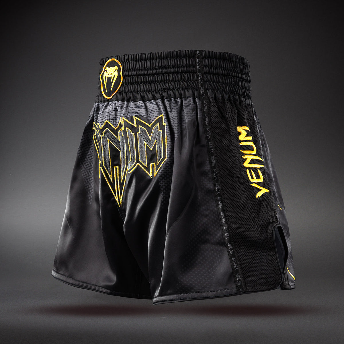 Venum G-Core Muay Thai Short - Zwart/Goud